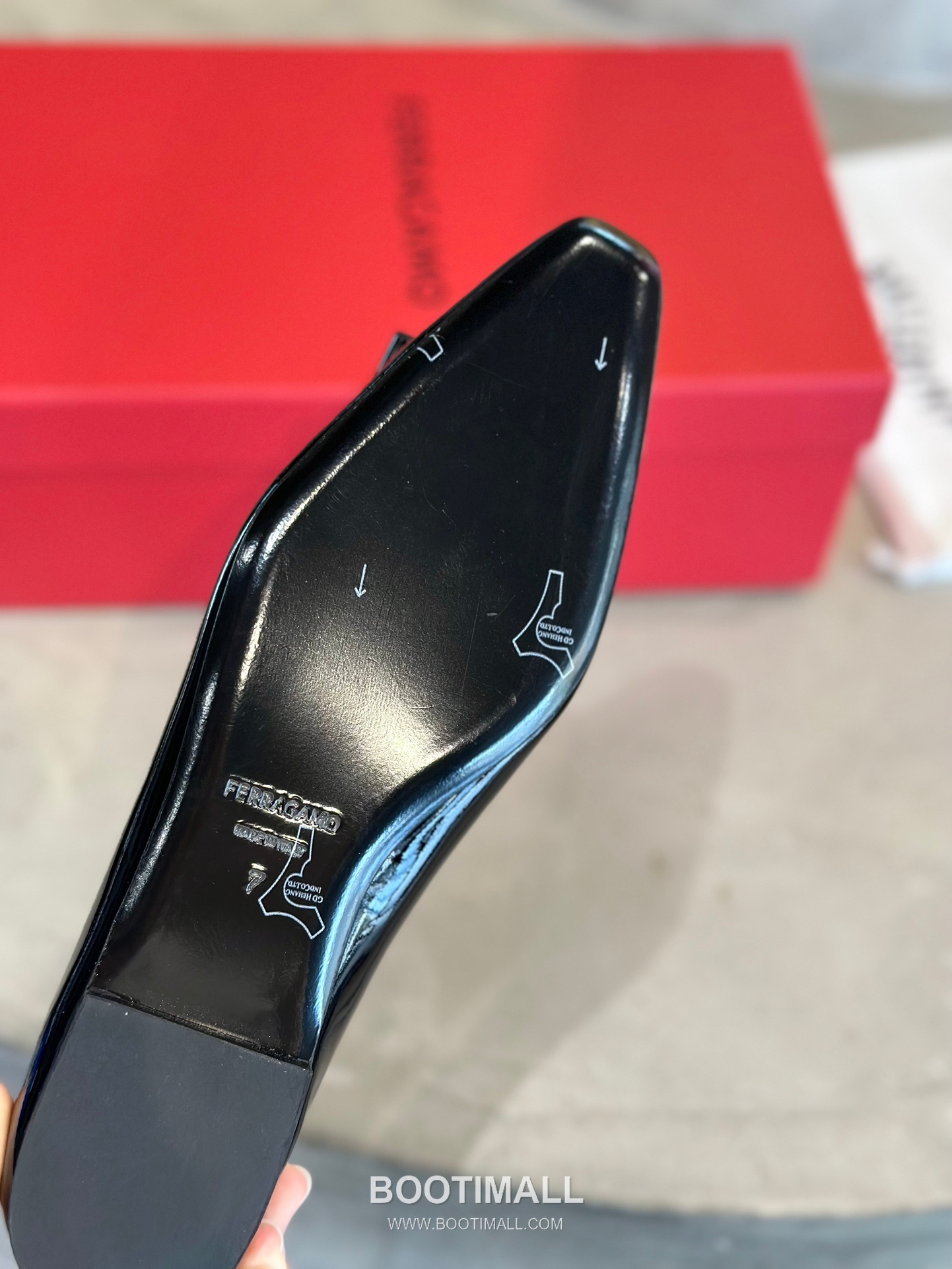 Salvatore Ferragamo Vara Bow Square Toe Ballet Flats 살바토레 페라가모 바라 리본 스퀘어 토 발레리나 플랫 504845 2cm 9