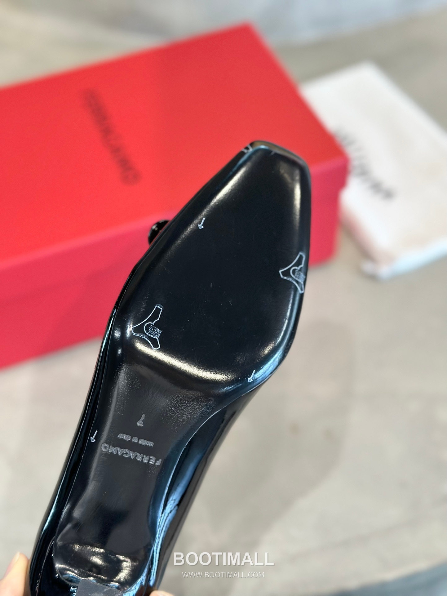 Salvatore Ferragamo Asymmetric Bow Lambskin Pump Heels 살바토레 페라가모 비대칭 리본 램스킨 펌프스 힐 504845 7cm 9