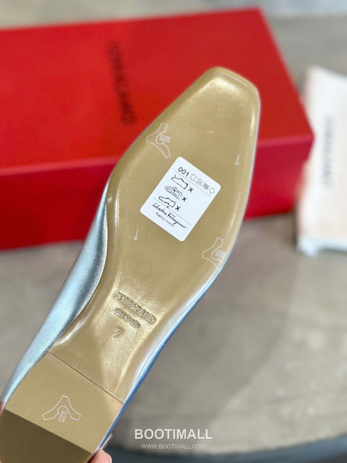 Salvatore Ferragamo Asymmetric Bow Lambskin Ballet Flats 살바토레 페라가모 비대칭 리본 램스킨 발레리나 플랫 504845 2cm 9