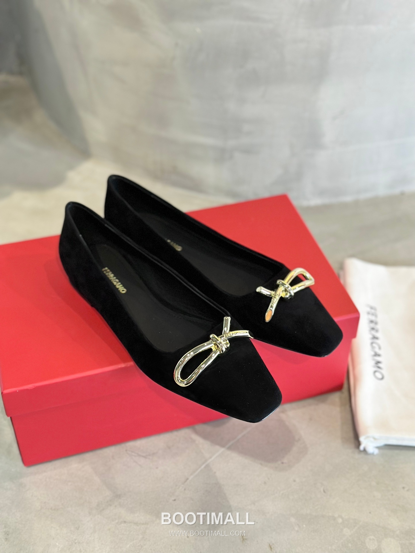 Salvatore Ferragamo Asymmetric Bow Lambskin Ballet Flats 살바토레 페라가모 비대칭 리본 램스킨 발레리나 플랫 504845 2cm 2