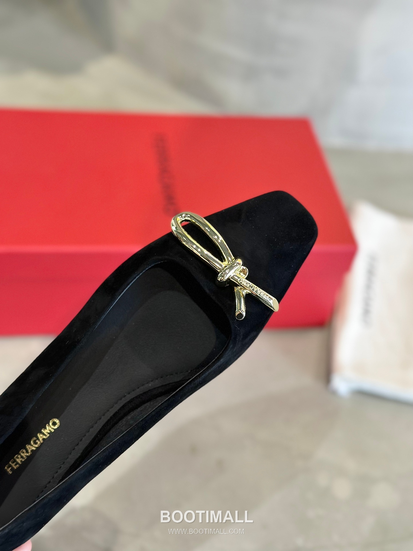 Salvatore Ferragamo Asymmetric Bow Lambskin Ballet Flats 살바토레 페라가모 비대칭 리본 램스킨 발레리나 플랫 504845 2cm 8