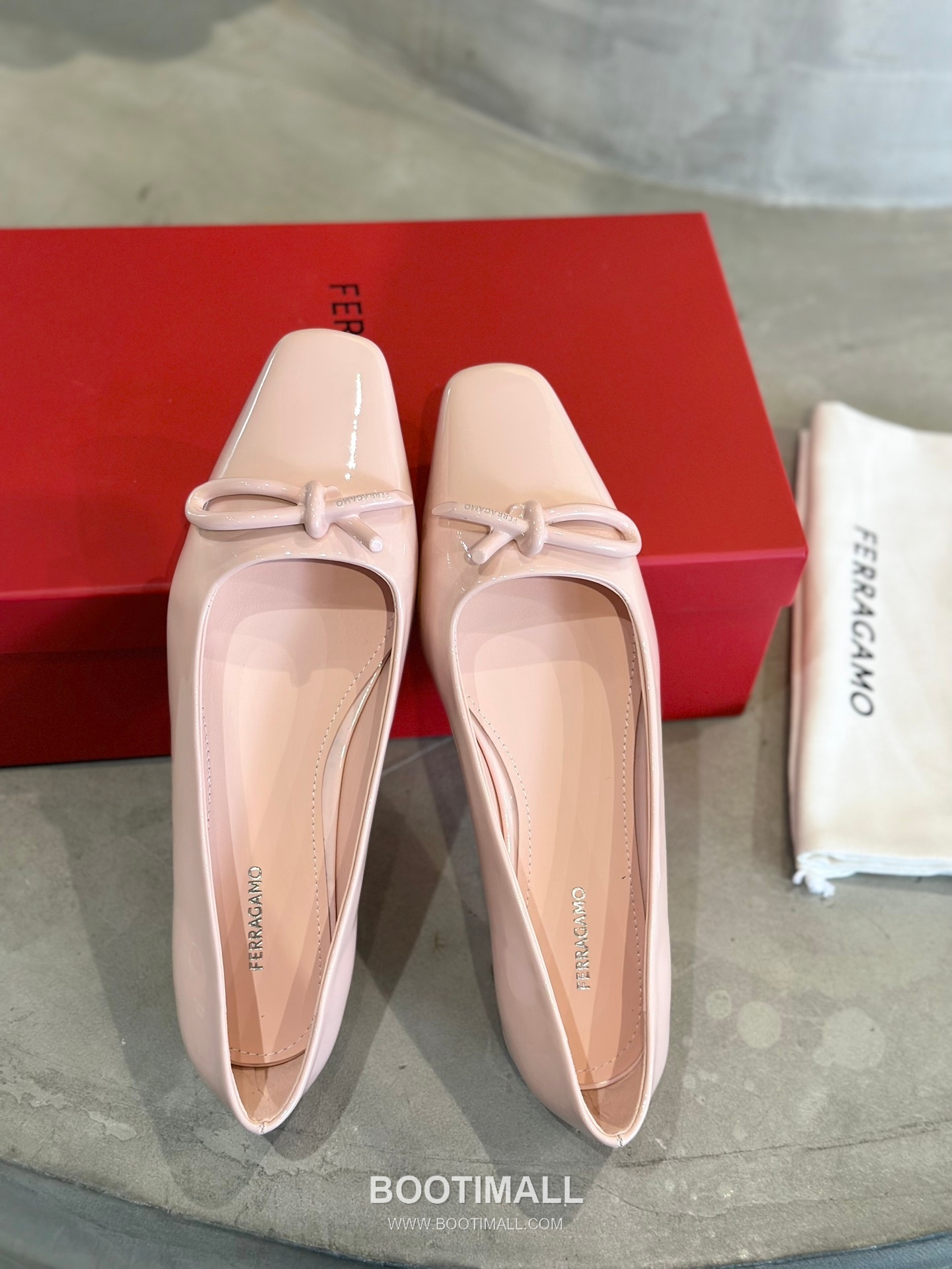 Salvatore Ferragamo Asymmetric Bow Lambskin Ballet Flats 살바토레 페라가모 비대칭 리본 램스킨 발레리나 플랫 504845 2cm 1