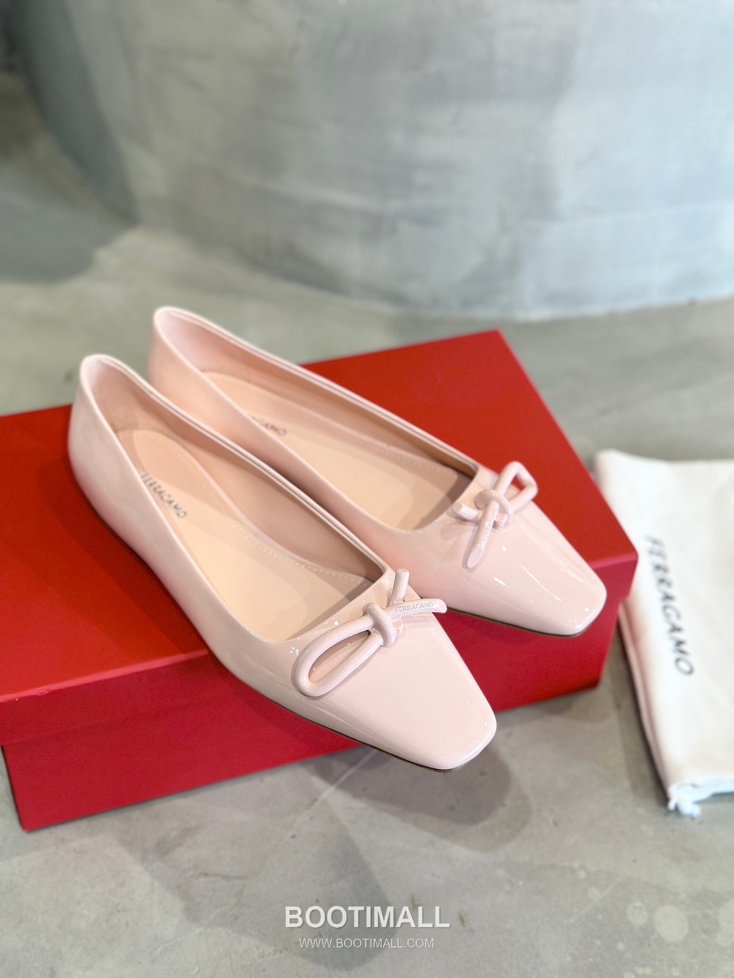Salvatore Ferragamo Asymmetric Bow Lambskin Ballet Flats 살바토레 페라가모 비대칭 리본 램스킨 발레리나 플랫 504845 2cm 2