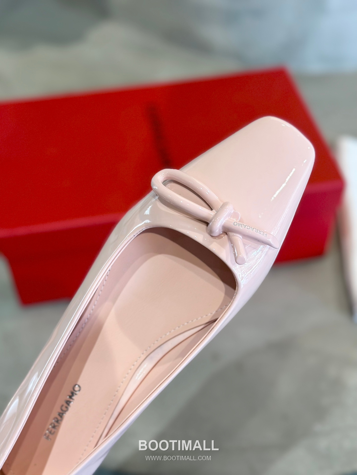 Salvatore Ferragamo Asymmetric Bow Lambskin Ballet Flats 살바토레 페라가모 비대칭 리본 램스킨 발레리나 플랫 504845 2cm 8