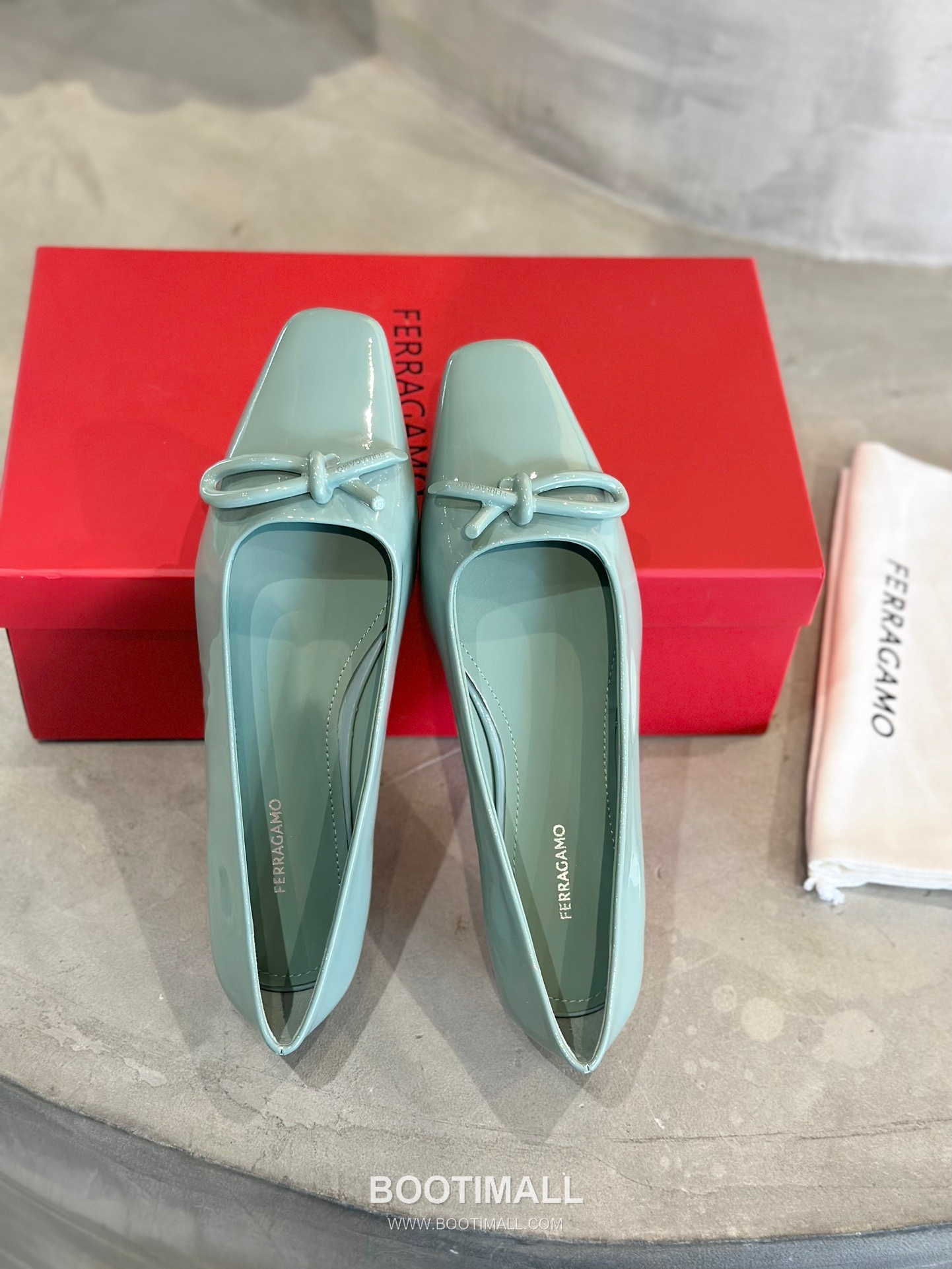 Salvatore Ferragamo Asymmetric Bow Lambskin Ballet Flats 살바토레 페라가모 비대칭 리본 램스킨 발레리나 플랫 504845 2cm 1