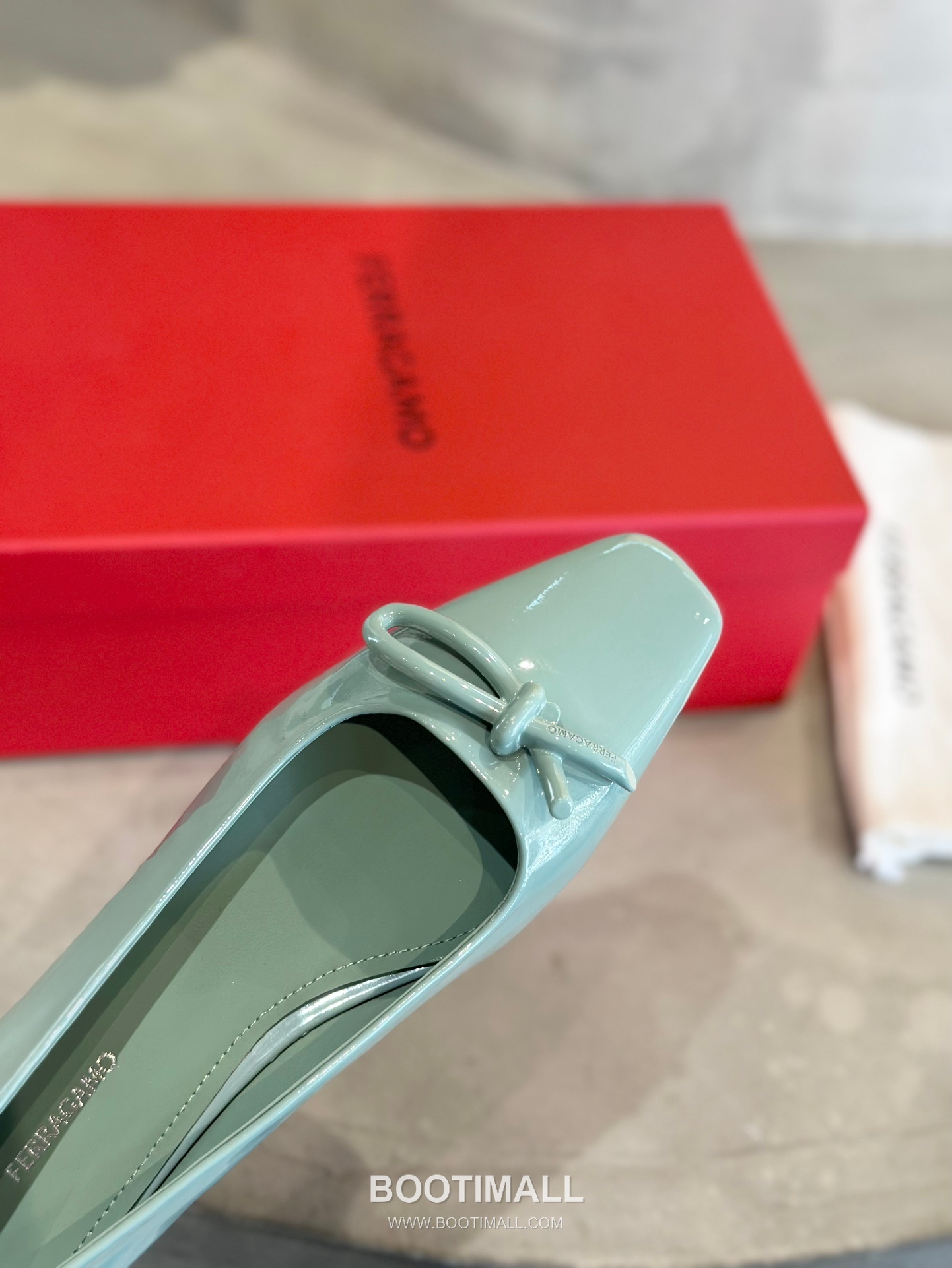 Salvatore Ferragamo Asymmetric Bow Lambskin Ballet Flats 살바토레 페라가모 비대칭 리본 램스킨 발레리나 플랫 504845 2cm 8