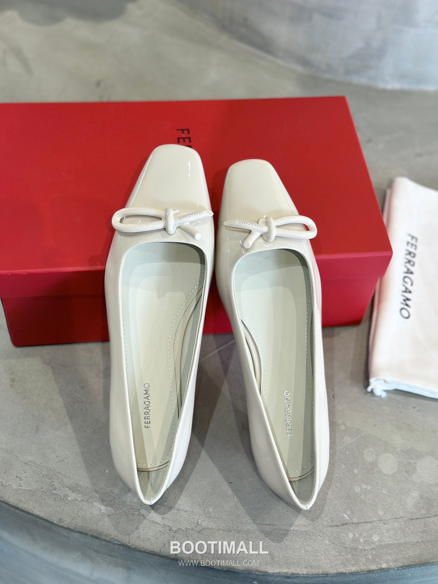 Salvatore Ferragamo Asymmetric Bow Lambskin Ballet Flats 살바토레 페라가모 비대칭 리본 램스킨 발레리나 플랫 504845 2cm 1