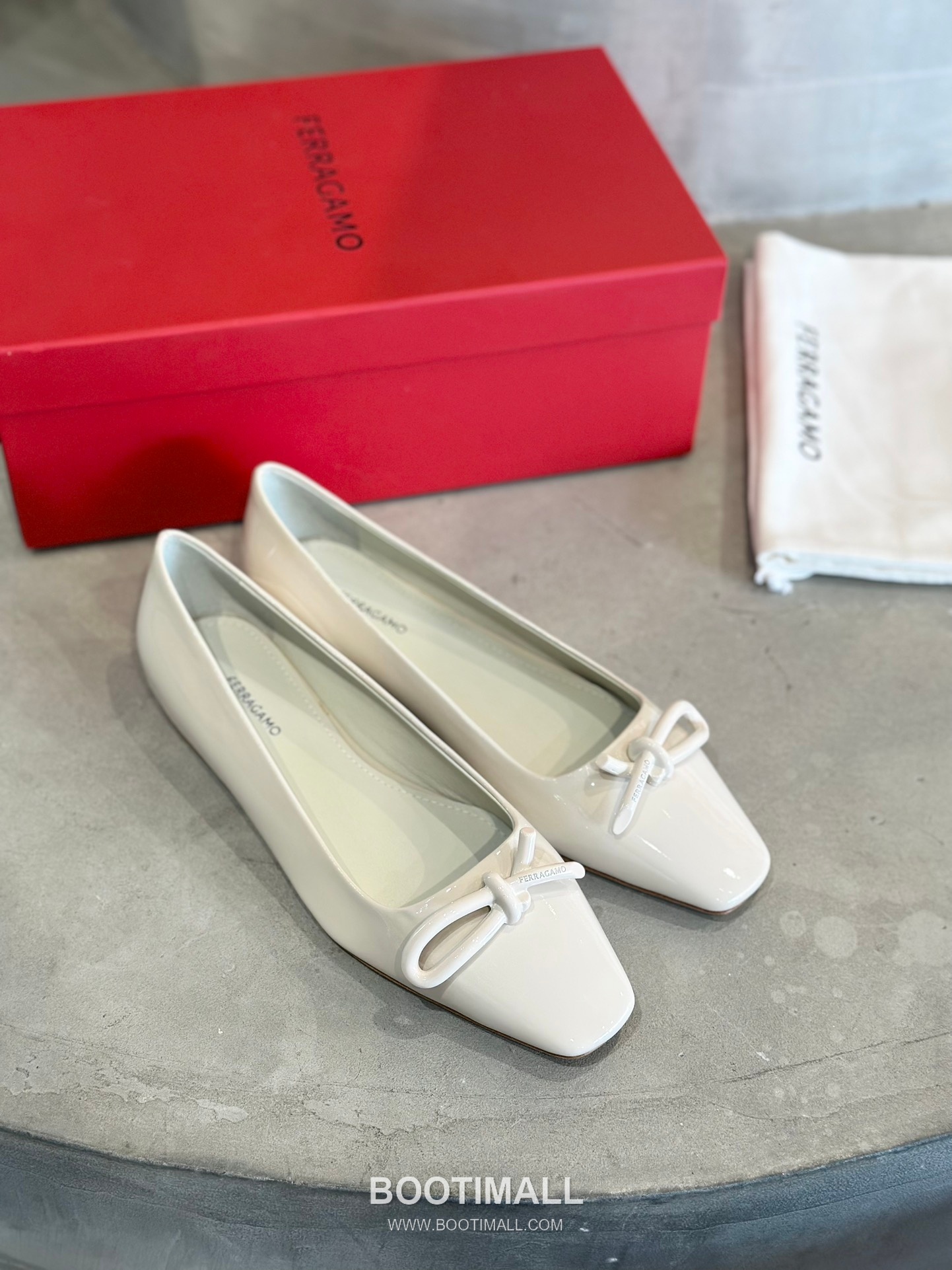 Salvatore Ferragamo Asymmetric Bow Lambskin Ballet Flats 살바토레 페라가모 비대칭 리본 램스킨 발레리나 플랫 504845 2cm 7