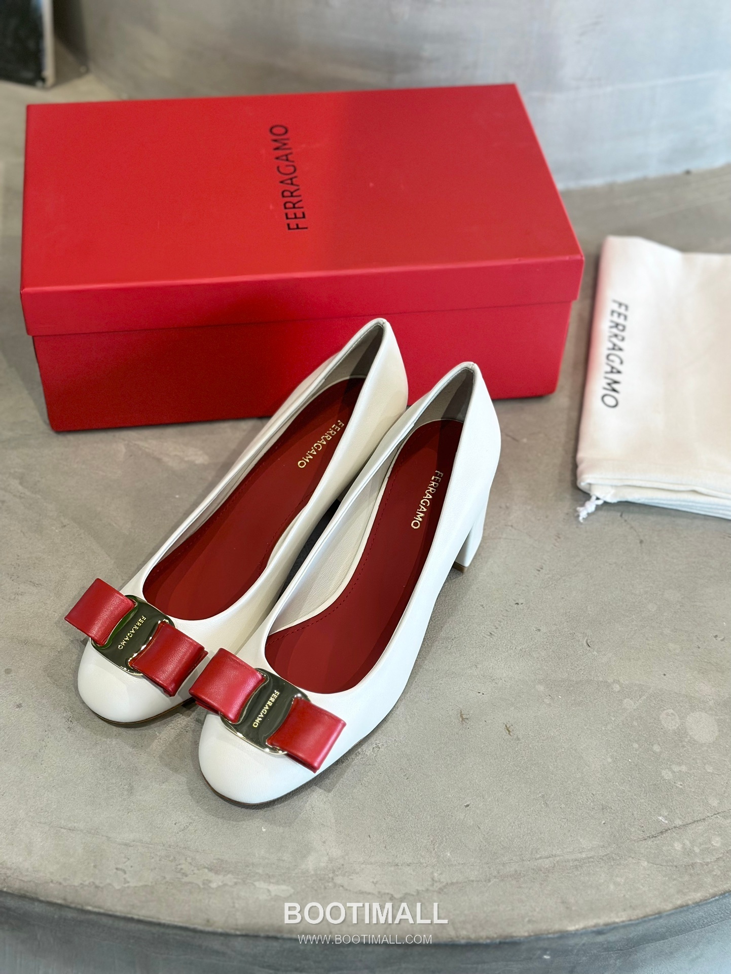 Salvatore Ferragamo Vara Bow Calfskin Block Heel Pumps 살바토레 페라가모 바라 리본 카프스킨 블록 힐 펌프스 504845 6cm 1