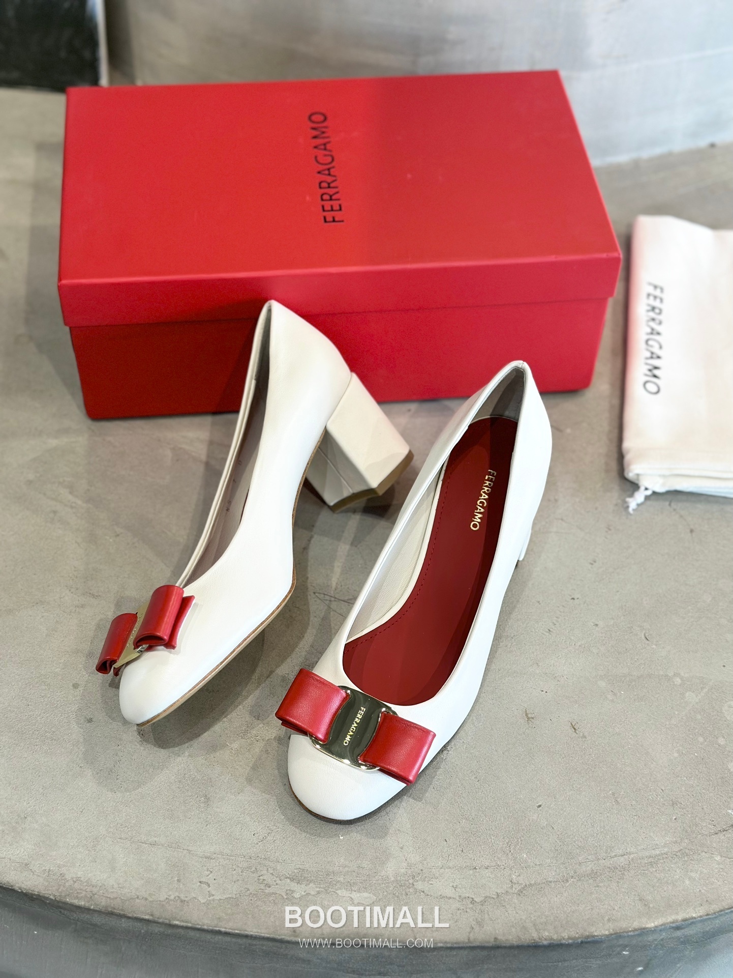 Salvatore Ferragamo Vara Bow Calfskin Block Heel Pumps 살바토레 페라가모 바라 리본 카프스킨 블록 힐 펌프스 504845 6cm 2