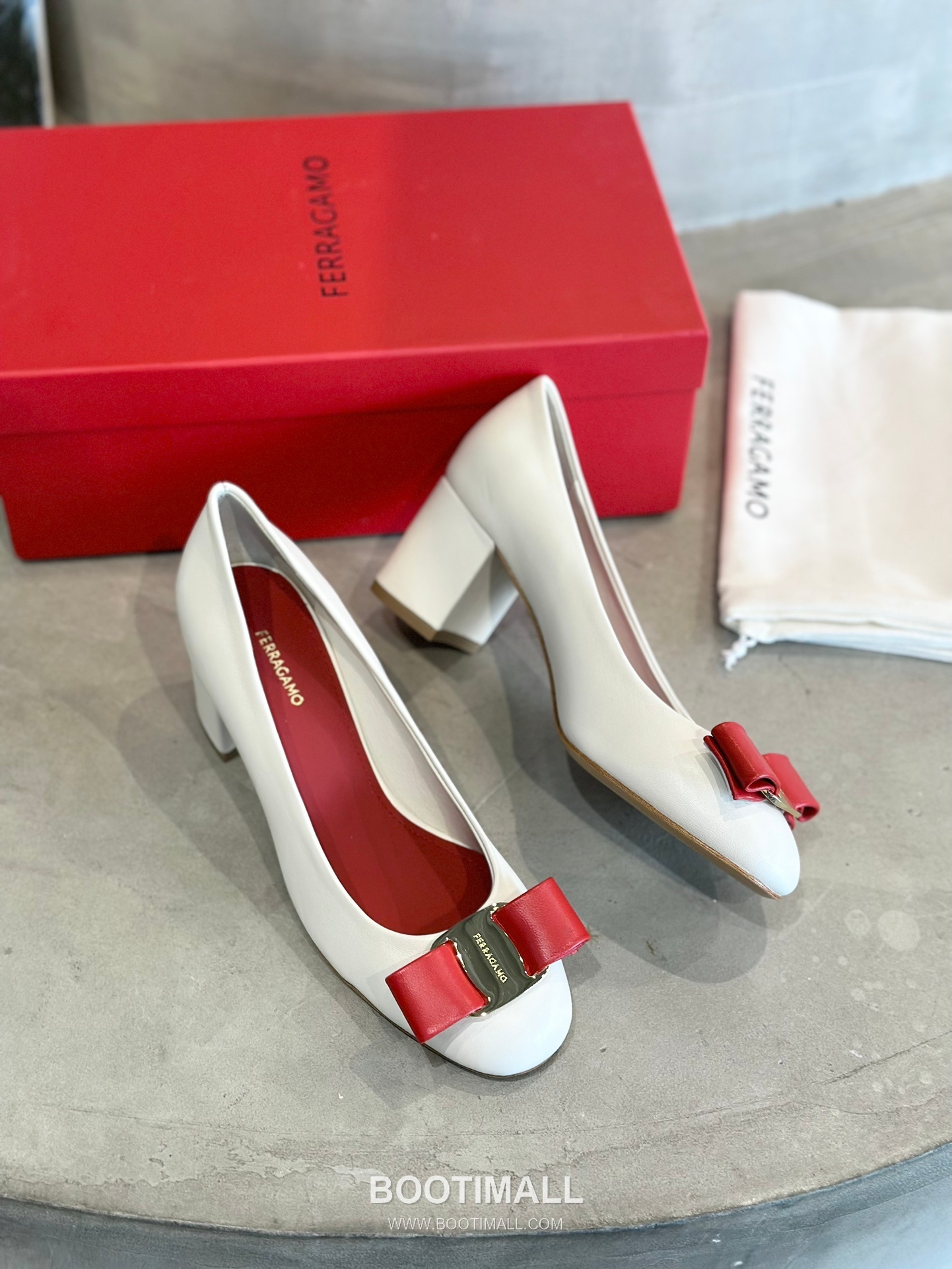 Salvatore Ferragamo Vara Bow Calfskin Block Heel Pumps 살바토레 페라가모 바라 리본 카프스킨 블록 힐 펌프스 504845 6cm 4