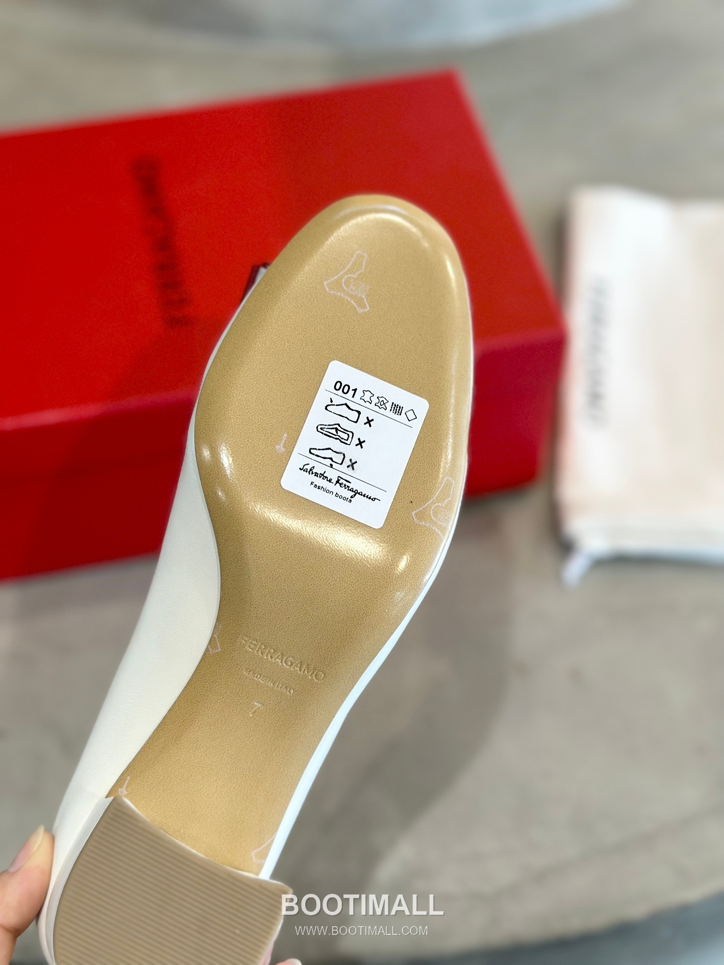 Salvatore Ferragamo Vara Bow Calfskin Block Heel Pumps 살바토레 페라가모 바라 리본 카프스킨 블록 힐 펌프스 504845 6cm 9