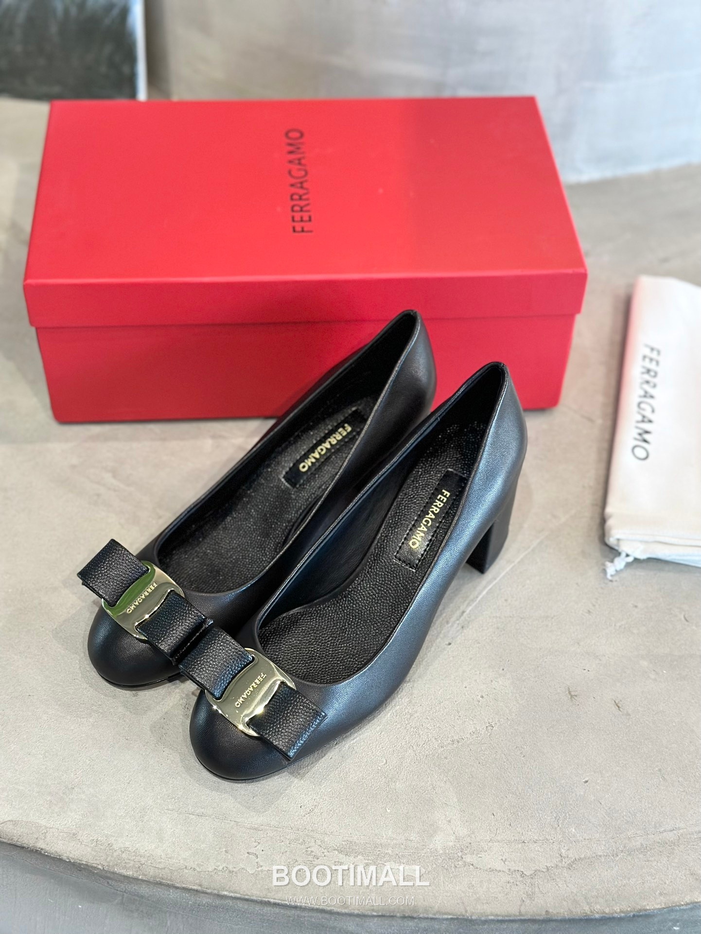 Salvatore Ferragamo Vara Bow Calfskin Block Heel Pumps 살바토레 페라가모 바라 리본 카프스킨 블록 힐 펌프스 504845 6cm 1