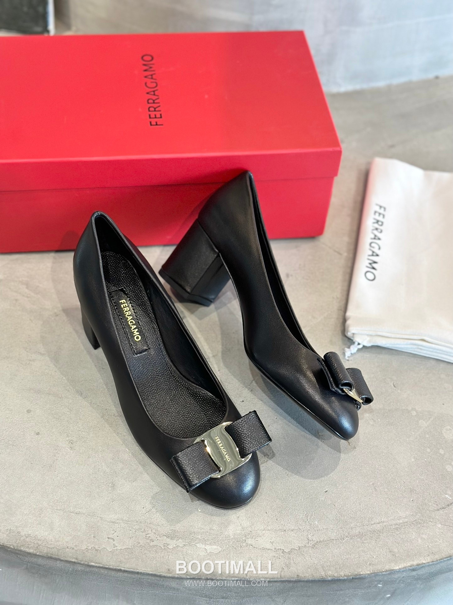 Salvatore Ferragamo Vara Bow Calfskin Block Heel Pumps 살바토레 페라가모 바라 리본 카프스킨 블록 힐 펌프스 504845 6cm 3