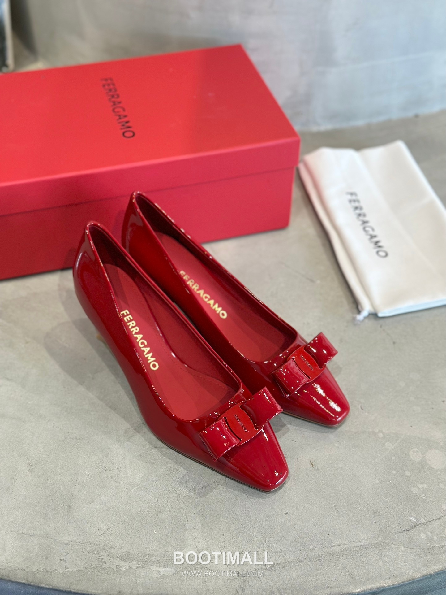 Salvatore Ferragamo Vara Bow Patent Leather Pump Heels 살바토레 페라가모 바라 리본 페이턴트 레더 펌프스 힐 504845 7cm 2