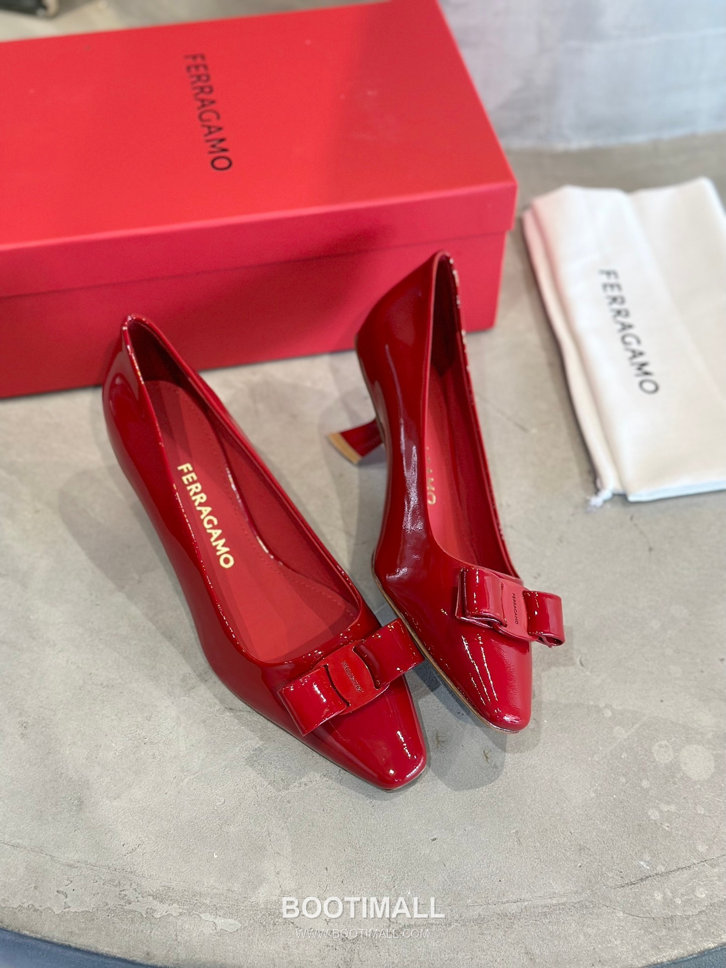 Salvatore Ferragamo Vara Bow Patent Leather Pump Heels 살바토레 페라가모 바라 리본 페이턴트 레더 펌프스 힐 504845 7cm 3