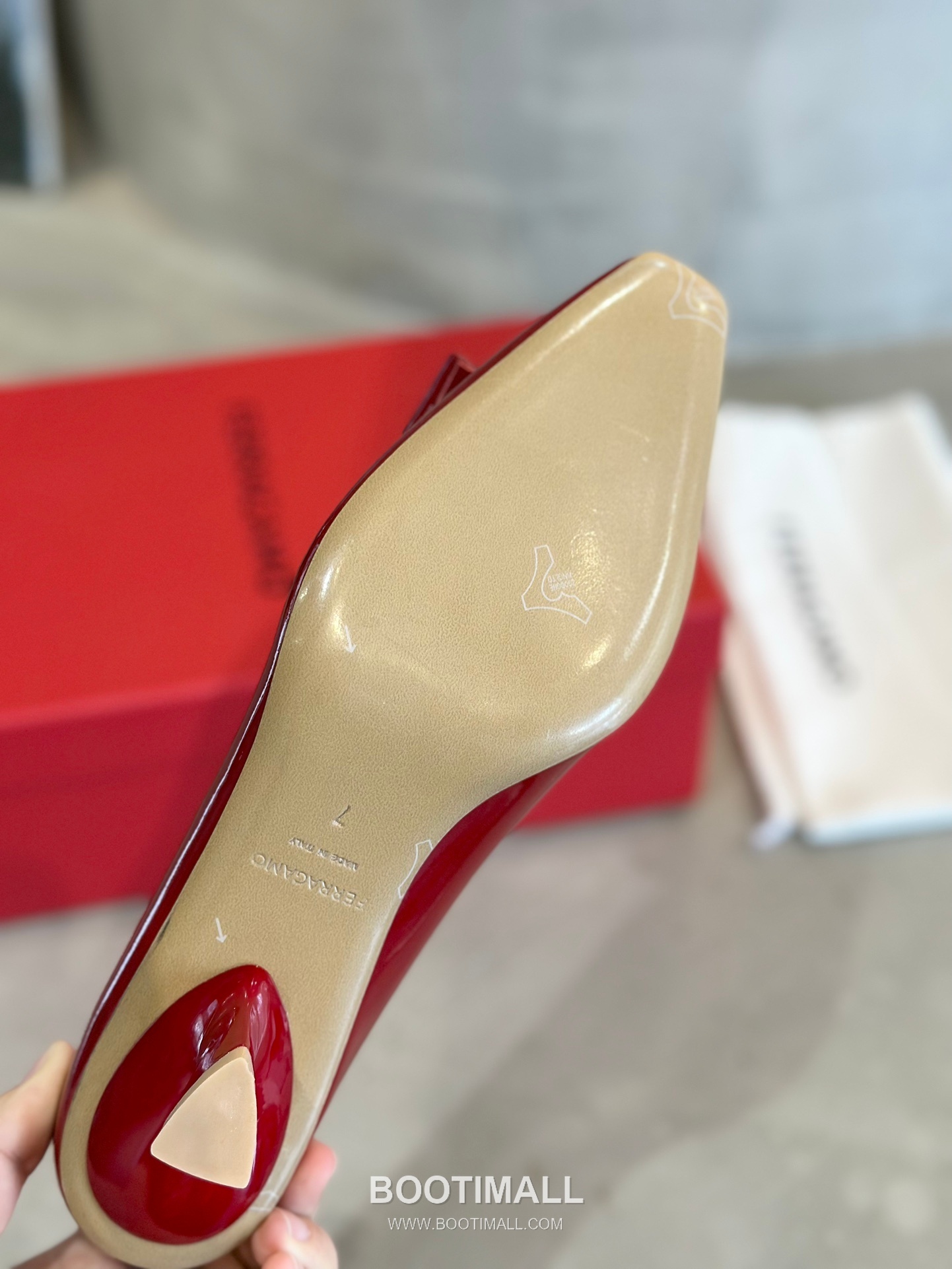 Salvatore Ferragamo Vara Bow Patent Leather Pump Heels 살바토레 페라가모 바라 리본 페이턴트 레더 펌프스 힐 504845 7cm 9