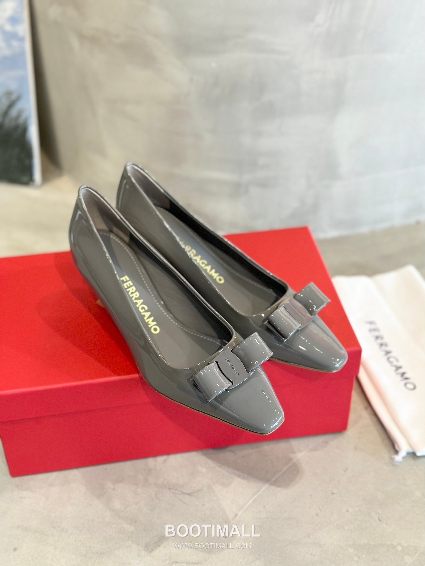 Salvatore Ferragamo Vara Bow Patent Leather Pump Heels 살바토레 페라가모 바라 리본 페이턴트 레더 펌프스 힐 504845 7cm 2