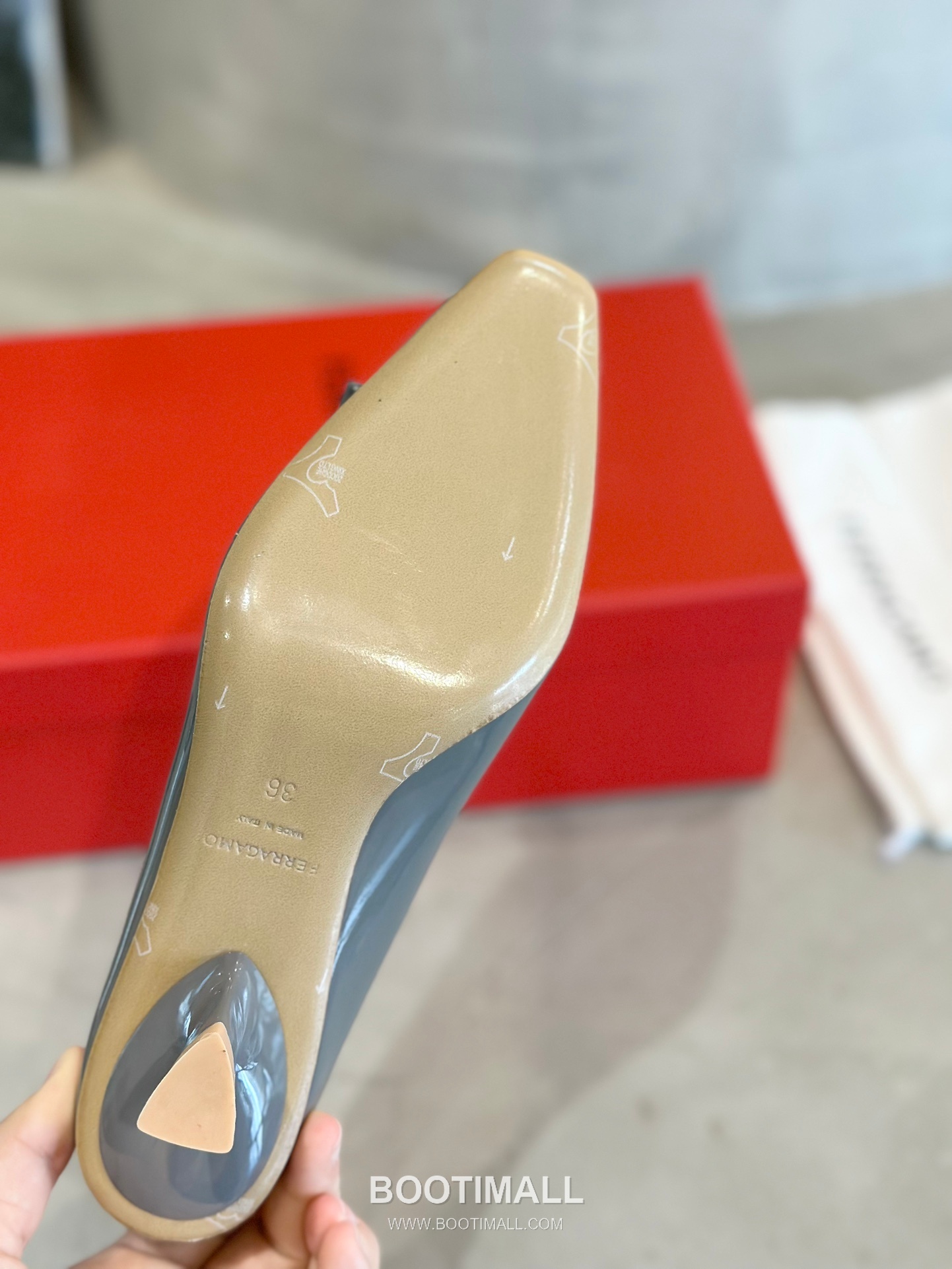 Salvatore Ferragamo Vara Bow Patent Leather Pump Heels 살바토레 페라가모 바라 리본 페이턴트 레더 펌프스 힐 504845 7cm 9