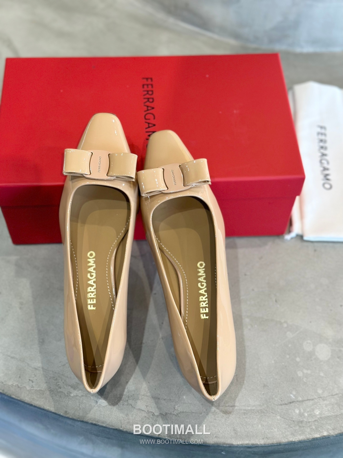 Salvatore Ferragamo Vara Bow Patent Leather Pump Heels 살바토레 페라가모 바라 리본 페이턴트 레더 펌프스 힐 504845 7cm 1