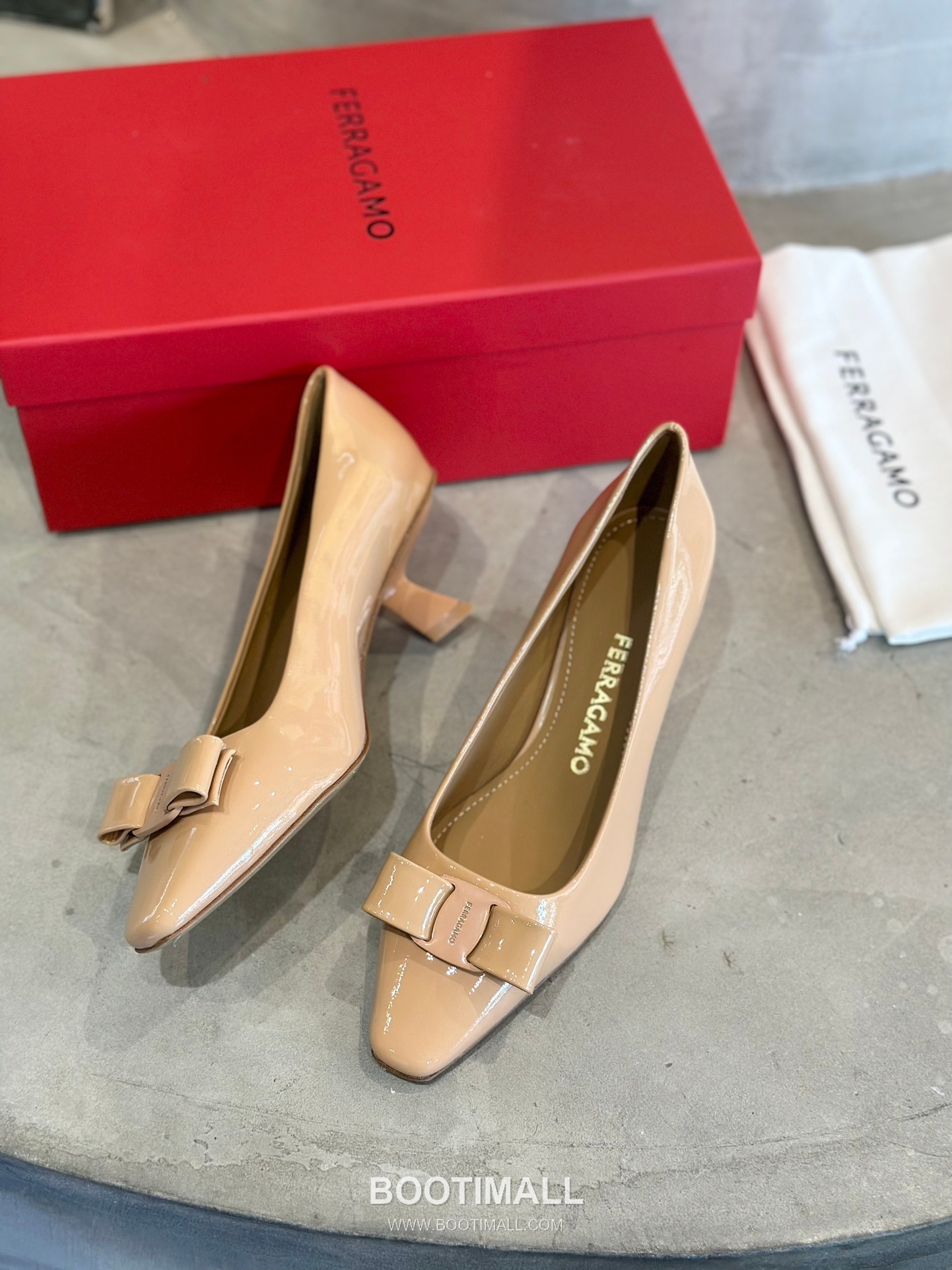 Salvatore Ferragamo Vara Bow Patent Leather Pump Heels 살바토레 페라가모 바라 리본 페이턴트 레더 펌프스 힐 504845 7cm 7