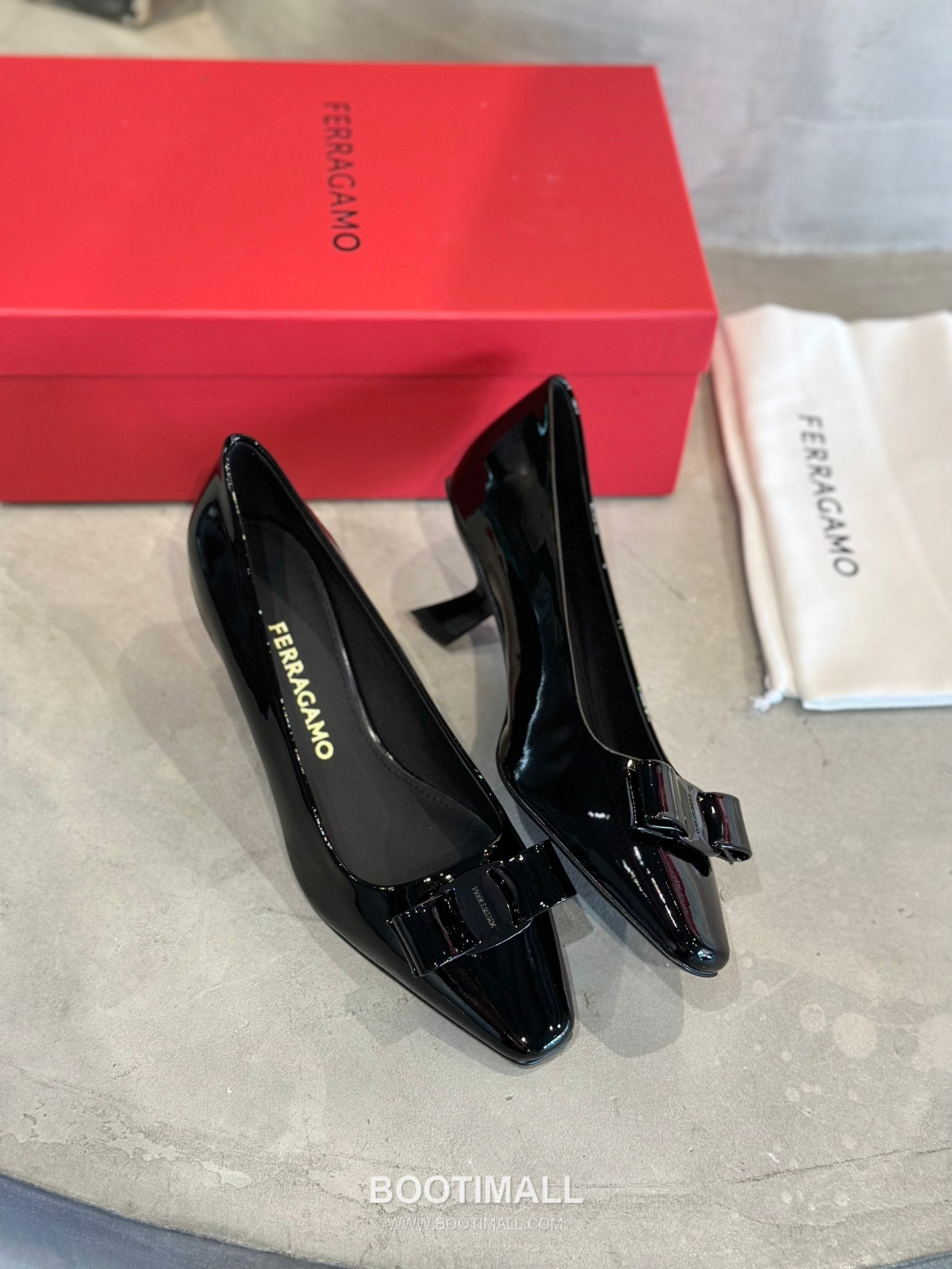 Salvatore Ferragamo Vara Bow Patent Leather Pump Heels 살바토레 페라가모 바라 리본 페이턴트 레더 펌프스 힐 504845 7cm 7