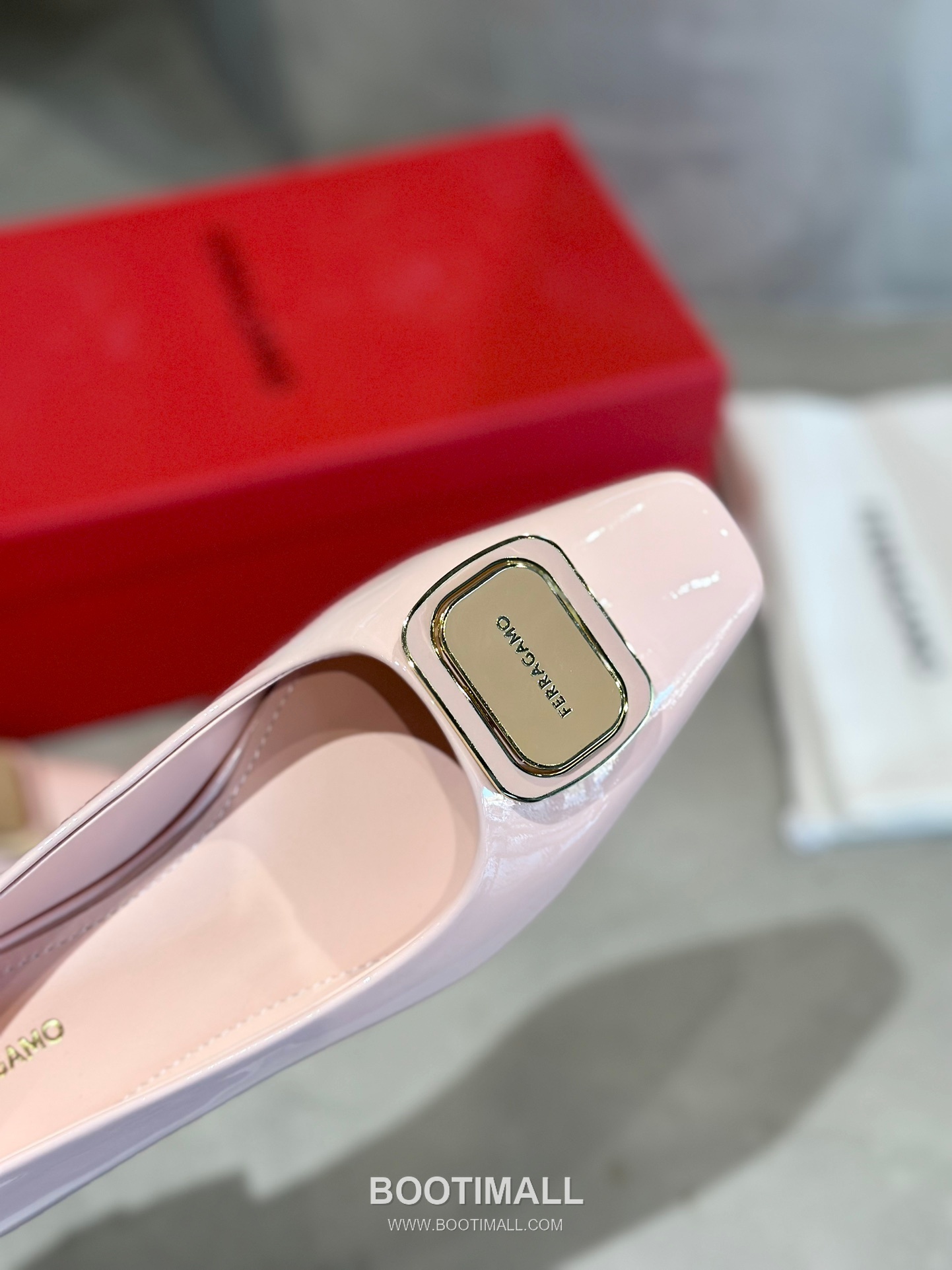 Salvatore Ferragamo Gancini Patent Leather Ballet Flats 살바토레 페라가모 간치니 페이턴트 레더 발레리나 플랫 504845 2cm 8