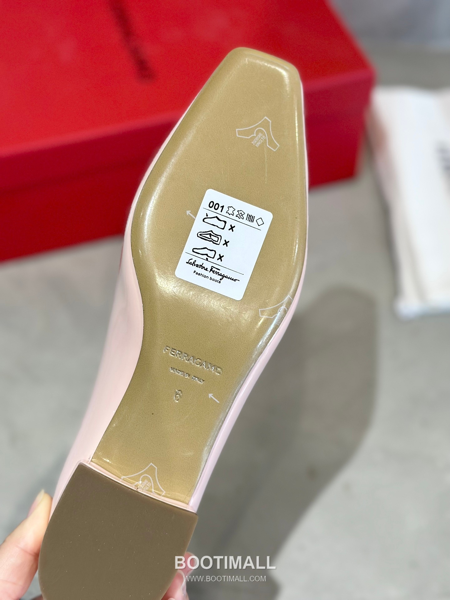 Salvatore Ferragamo Gancini Patent Leather Ballet Flats 살바토레 페라가모 간치니 페이턴트 레더 발레리나 플랫 504845 2cm 9
