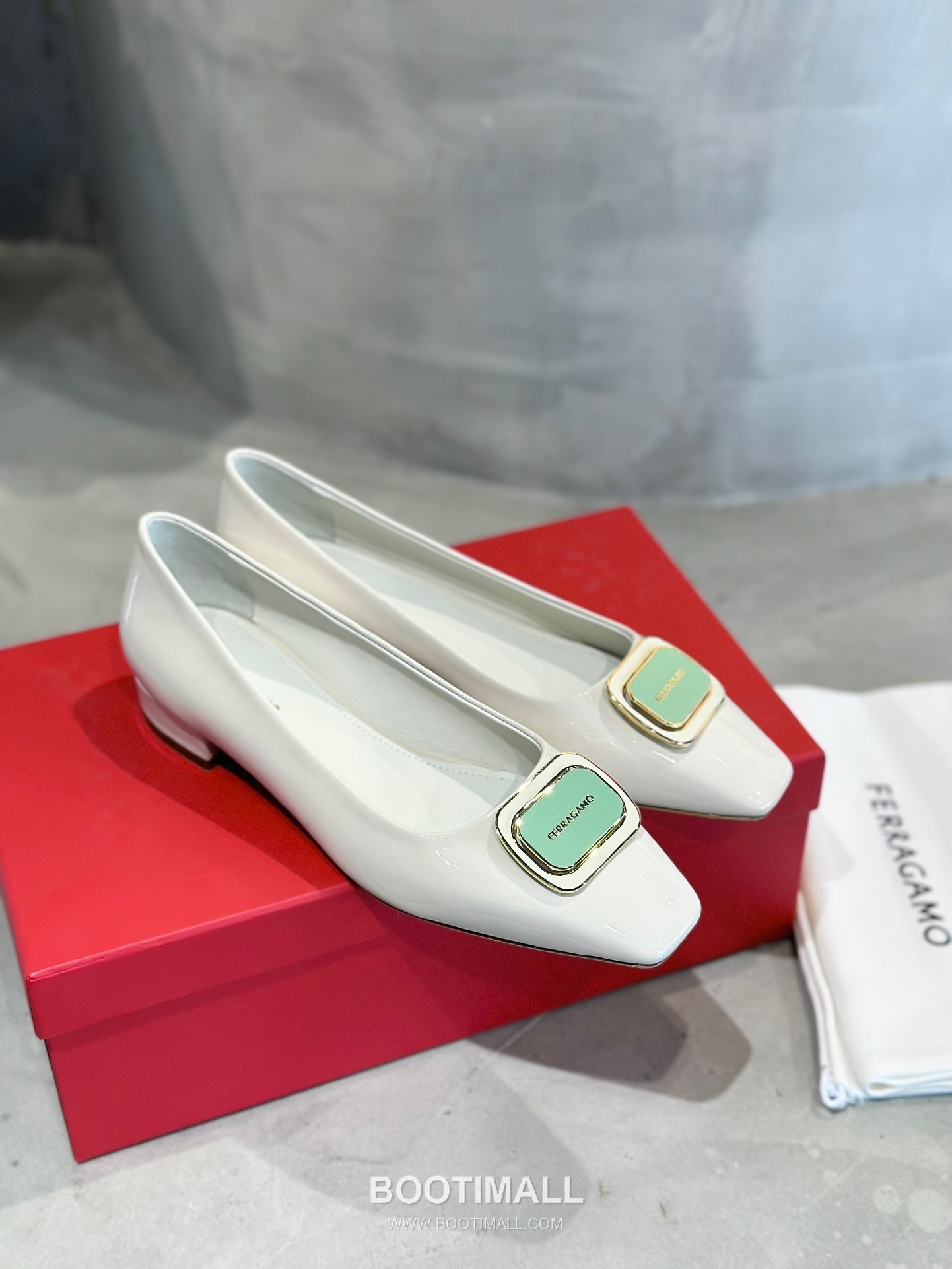 Salvatore Ferragamo Gancini Patent Leather Ballet Flats 살바토레 페라가모 간치니 페이턴트 레더 발레리나 플랫 504845 2cm 2