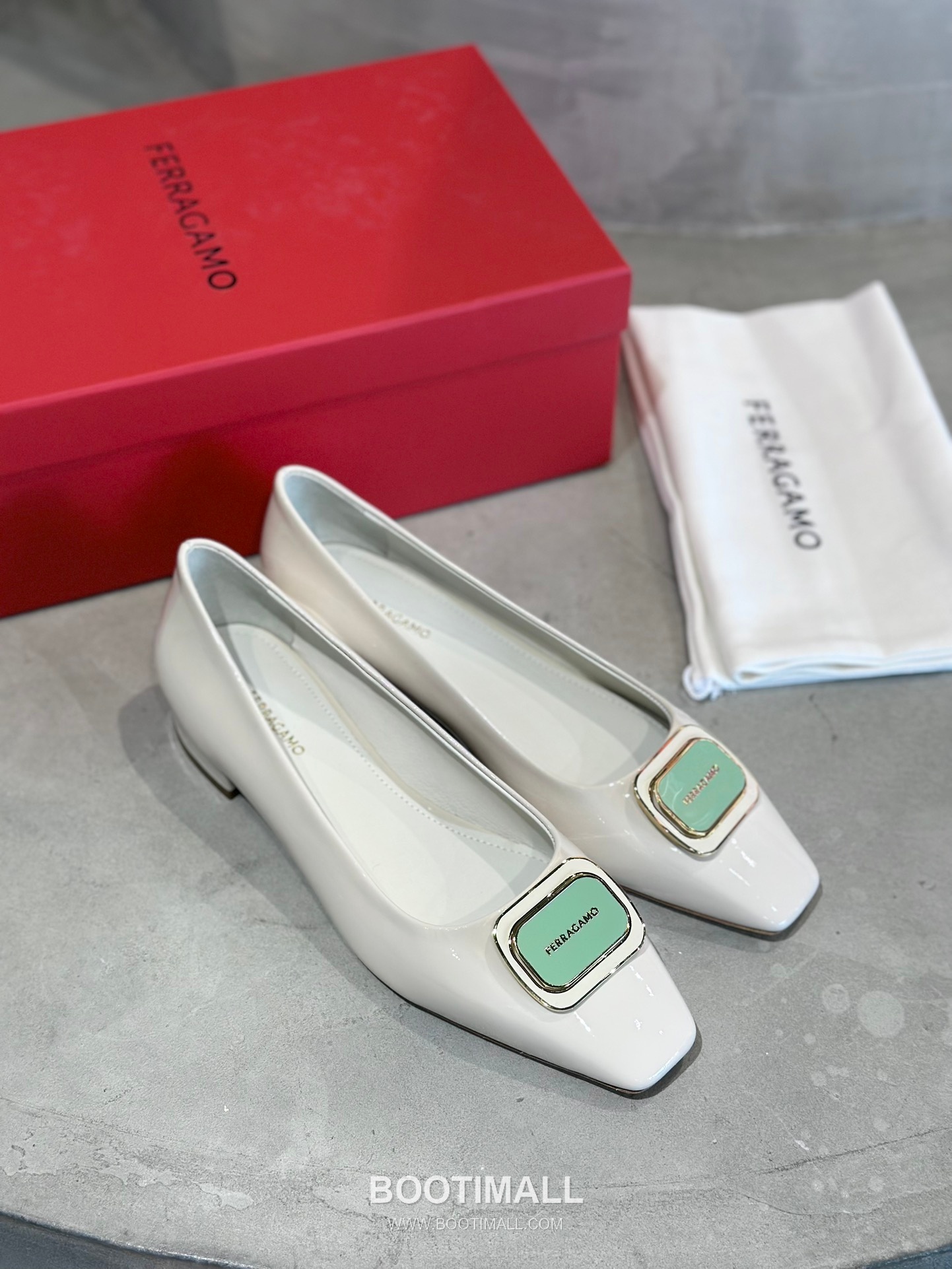 Salvatore Ferragamo Gancini Patent Leather Ballet Flats 살바토레 페라가모 간치니 페이턴트 레더 발레리나 플랫 504845 2cm 6