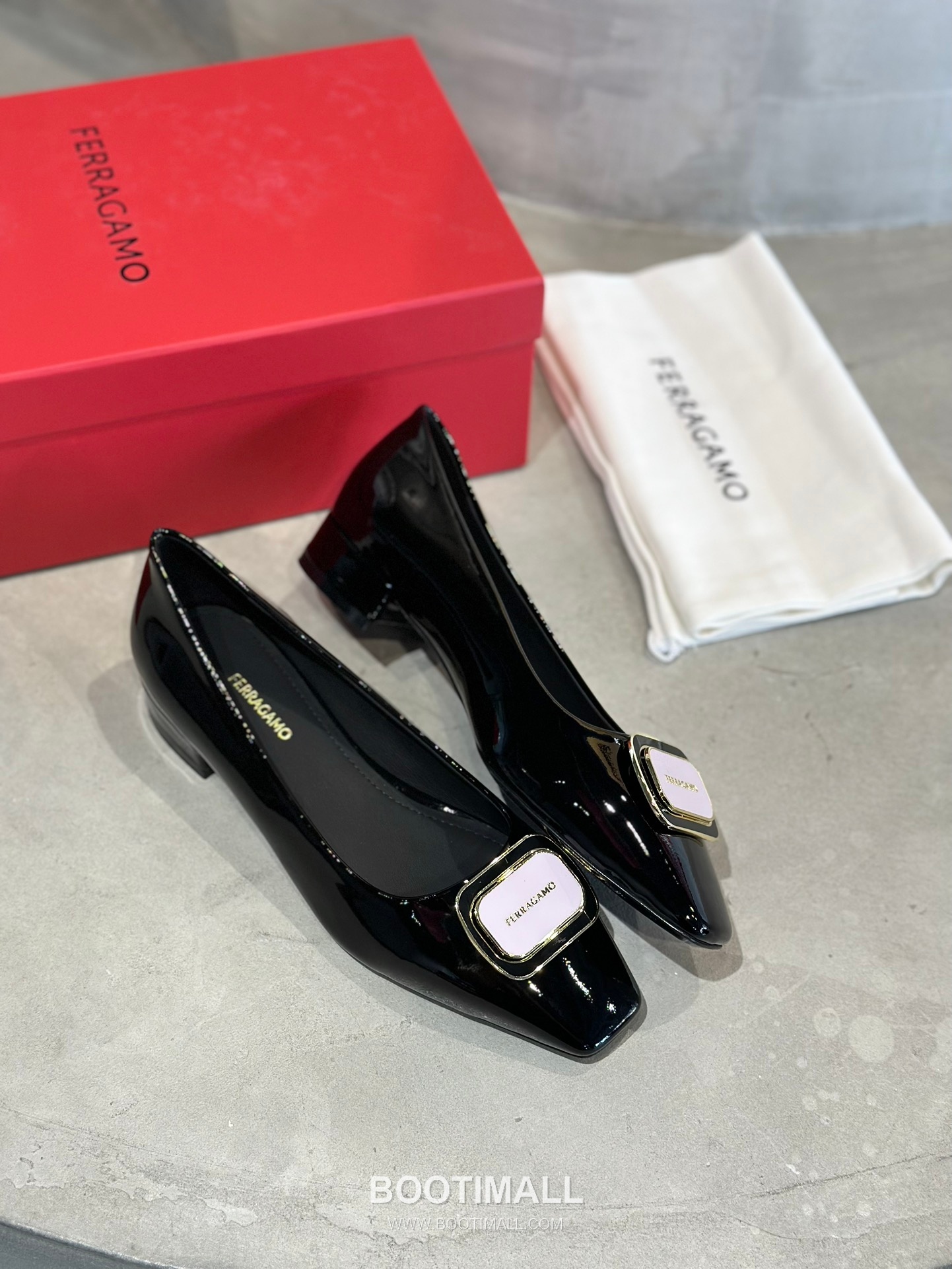 Salvatore Ferragamo Gancini Patent Leather Ballet Flats 살바토레 페라가모 간치니 페이턴트 레더 발레리나 플랫 504845 2cm 7