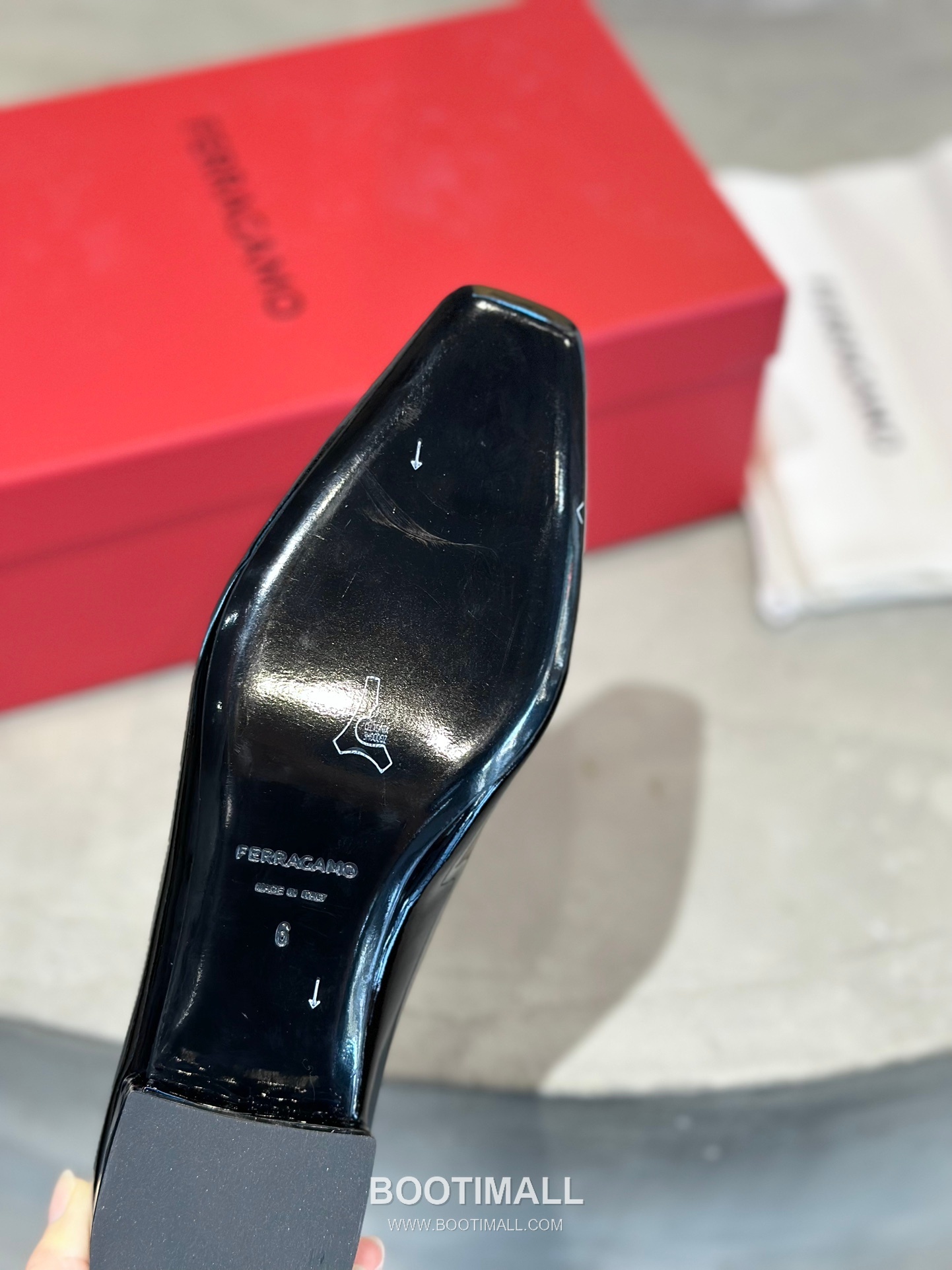 Salvatore Ferragamo Gancini Patent Leather Ballet Flats 살바토레 페라가모 간치니 페이턴트 레더 발레리나 플랫 504845 2cm 9