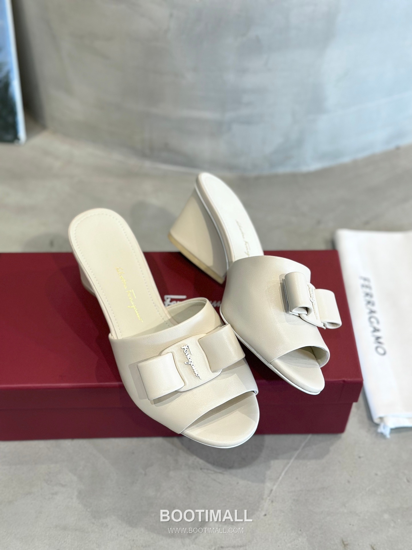 Salvatore Ferragamo Viva Bow Nappa Leather Sandals 살바토레 페라가모 비바 리본 나파 레더 샌들 454039 6cm 7