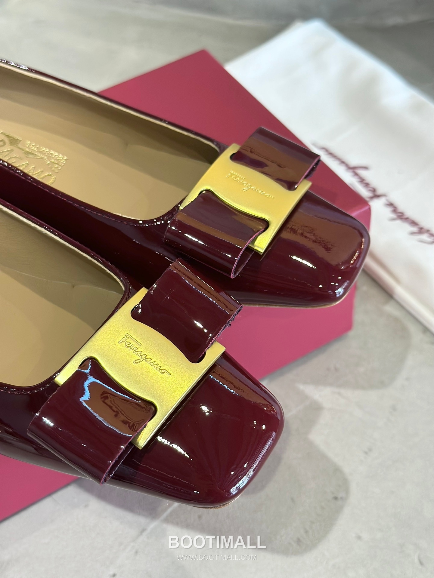 Salvatore Ferragamo Vara Bow Patent Leather Square Toe Pumps 살바토레 페라가모 바라 리본 페이턴트 레더 스퀘어 토 펌프스 504845 4.5cm 6