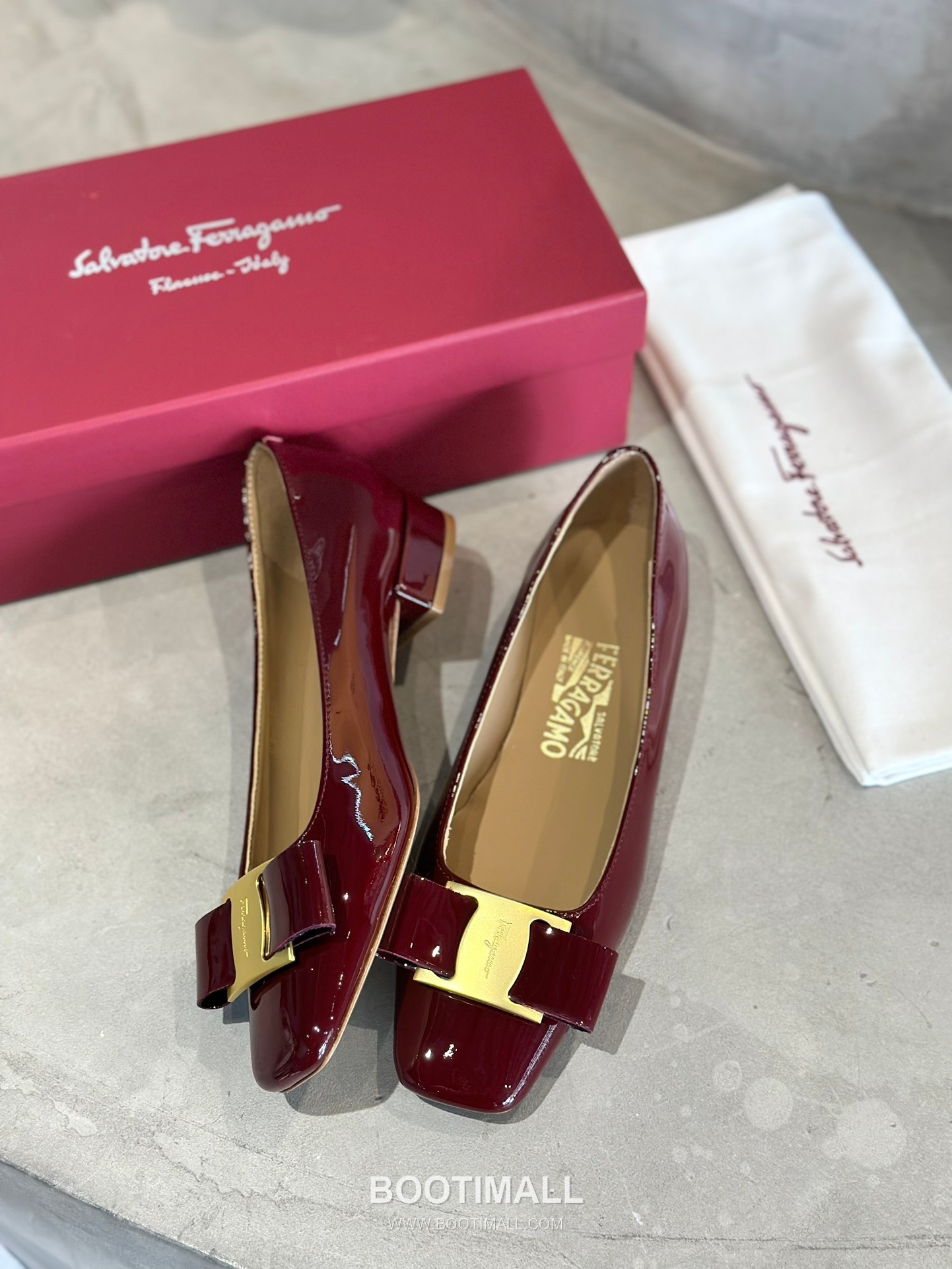 Salvatore Ferragamo Vara Bow Patent Leather Square Toe Pumps 살바토레 페라가모 바라 리본 페이턴트 레더 스퀘어 토 펌프스 504845 4.5cm 7