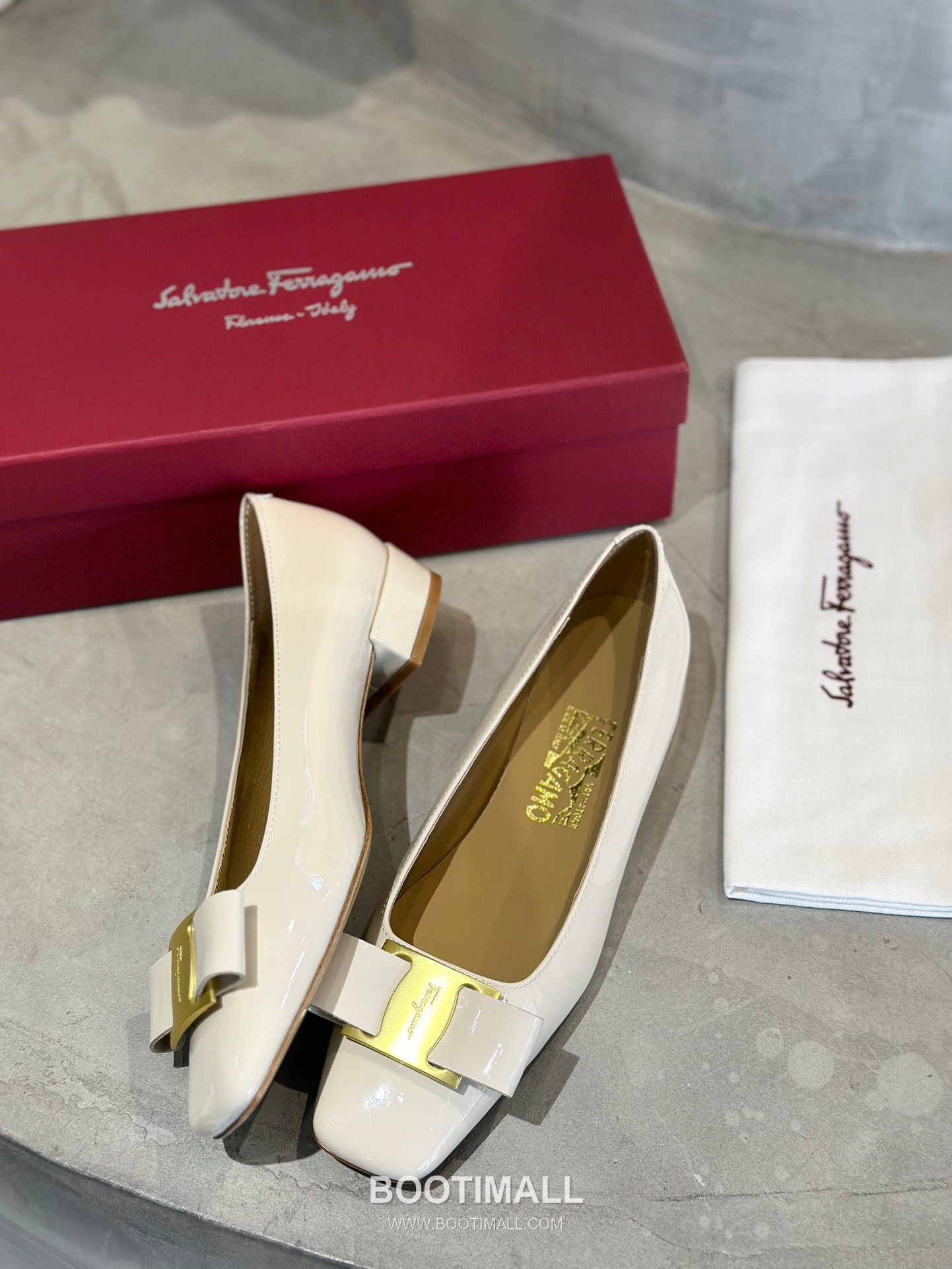 Salvatore Ferragamo Vara Bow Patent Leather Square Toe Pumps 살바토레 페라가모 바라 리본 페이턴트 레더 스퀘어 토 펌프스 504845 4.5cm 7