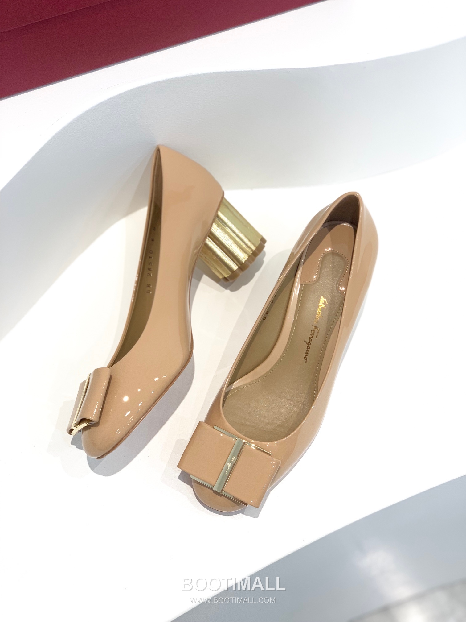 Salvatore Ferragamo Vara Bow Velvet Mid Heel Pumps 살바토레 페라가모 바라 리본 벨벳 미들 힐 펌프스 504845 5cm 6