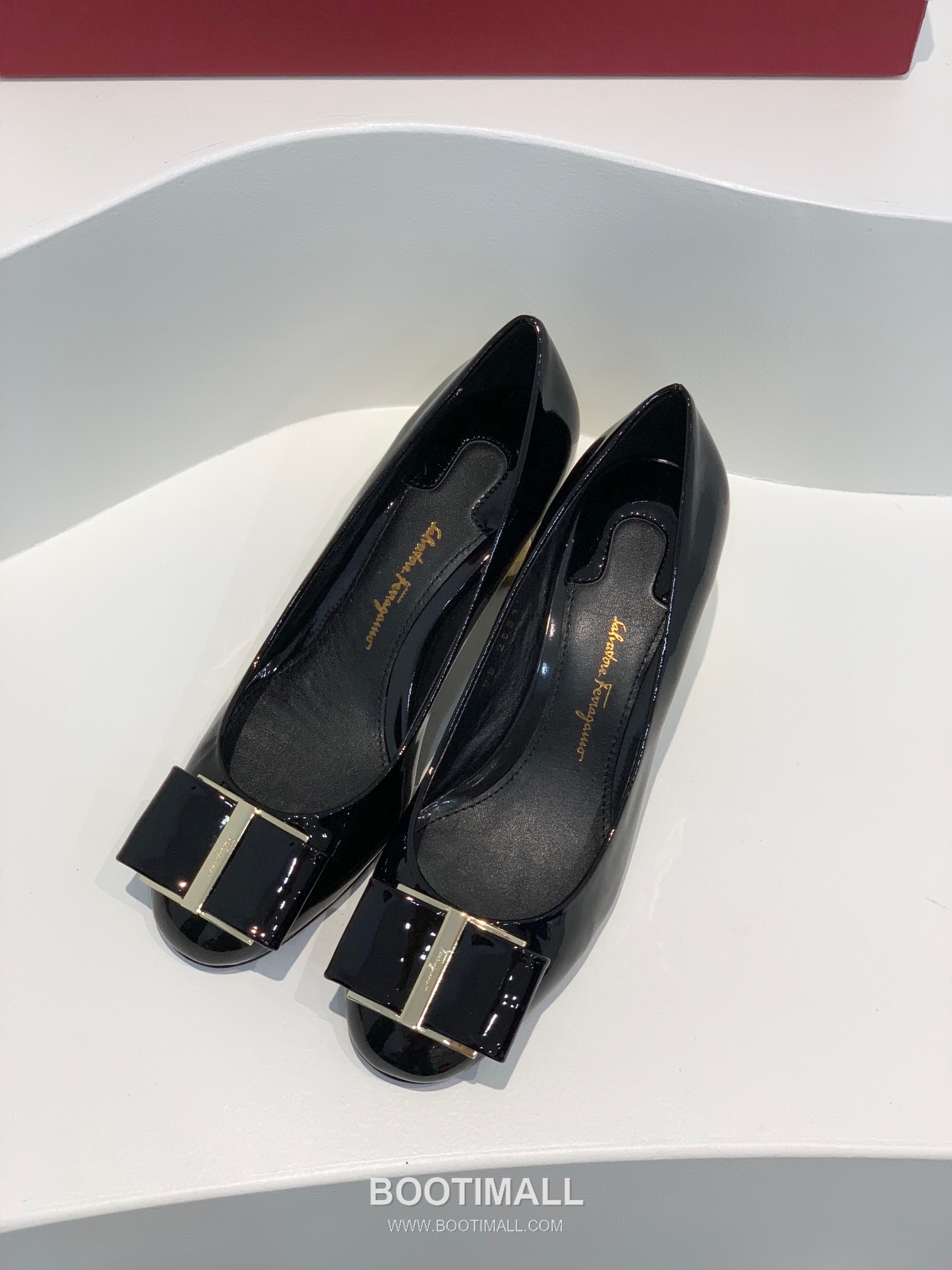 Salvatore Ferragamo Vara Bow Velvet Mid Heel Pumps 살바토레 페라가모 바라 리본 벨벳 미들 힐 펌프스 504845 5cm 2