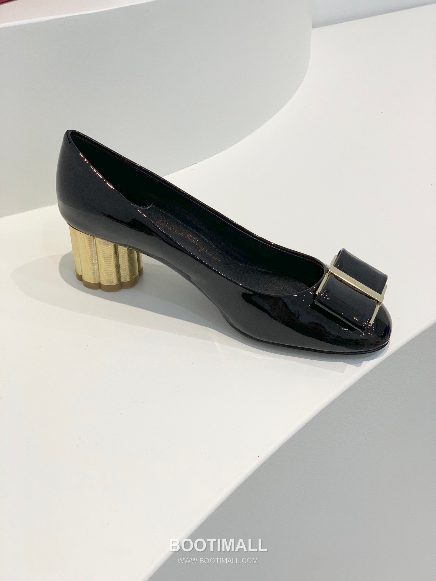 Salvatore Ferragamo Vara Bow Velvet Mid Heel Pumps 살바토레 페라가모 바라 리본 벨벳 미들 힐 펌프스 504845 5cm 5