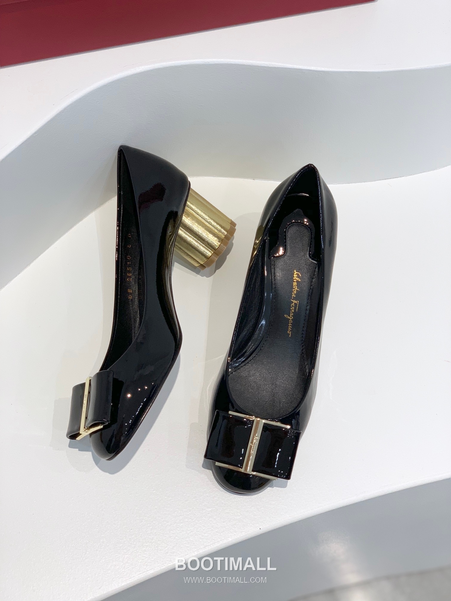 Salvatore Ferragamo Vara Bow Velvet Mid Heel Pumps 살바토레 페라가모 바라 리본 벨벳 미들 힐 펌프스 504845 5cm 6
