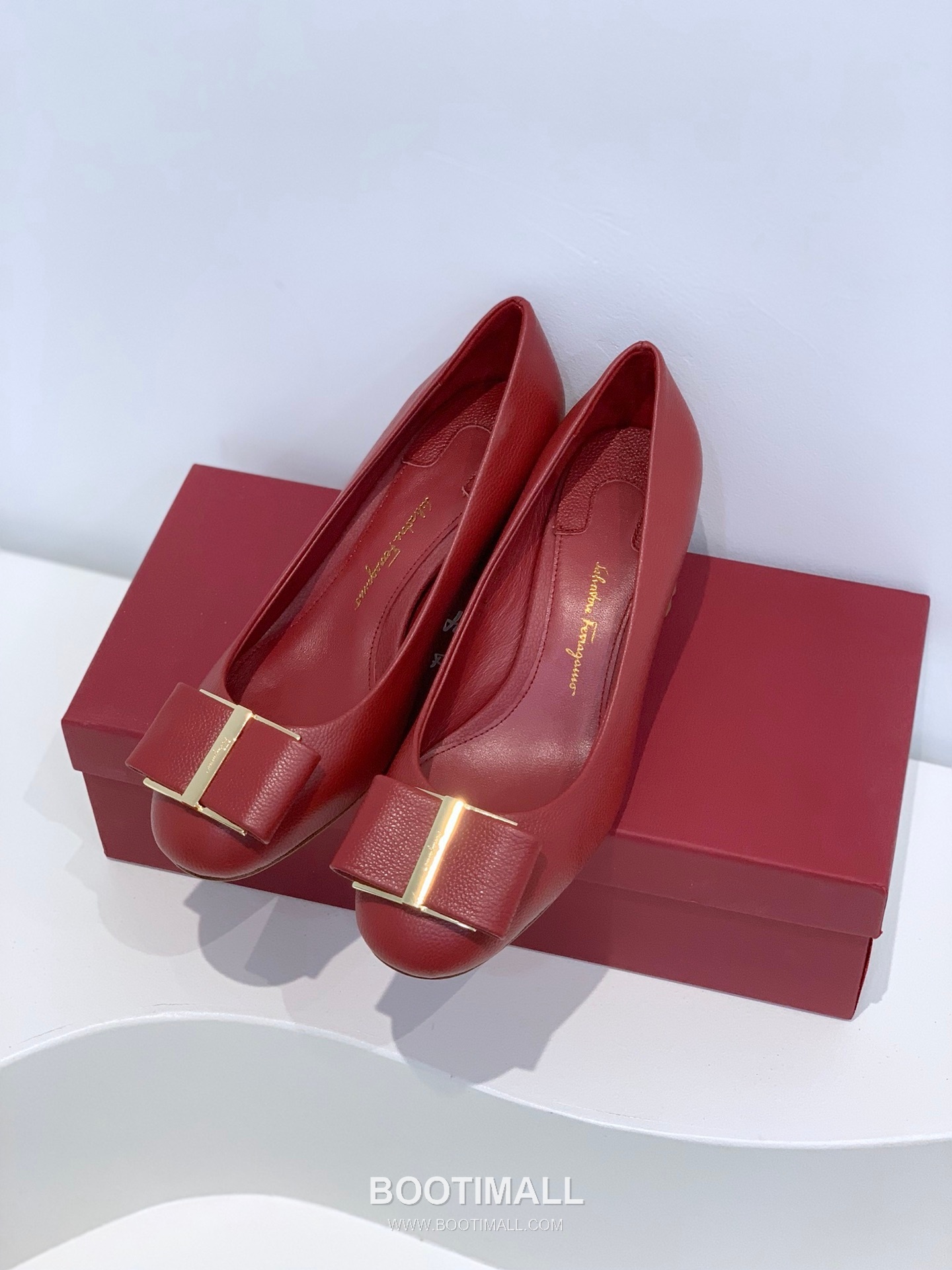 Salvatore Ferragamo Vara Bow Velvet Mid Heel Pumps 살바토레 페라가모 바라 리본 벨벳 미들 힐 펌프스 504845 5cm 6