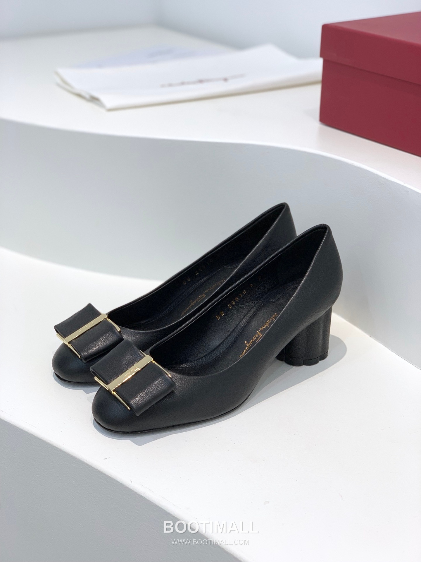 Salvatore Ferragamo Vara Bow Velvet Mid Heel Pumps 살바토레 페라가모 바라 리본 벨벳 미들 힐 펌프스 504845 5cm 1