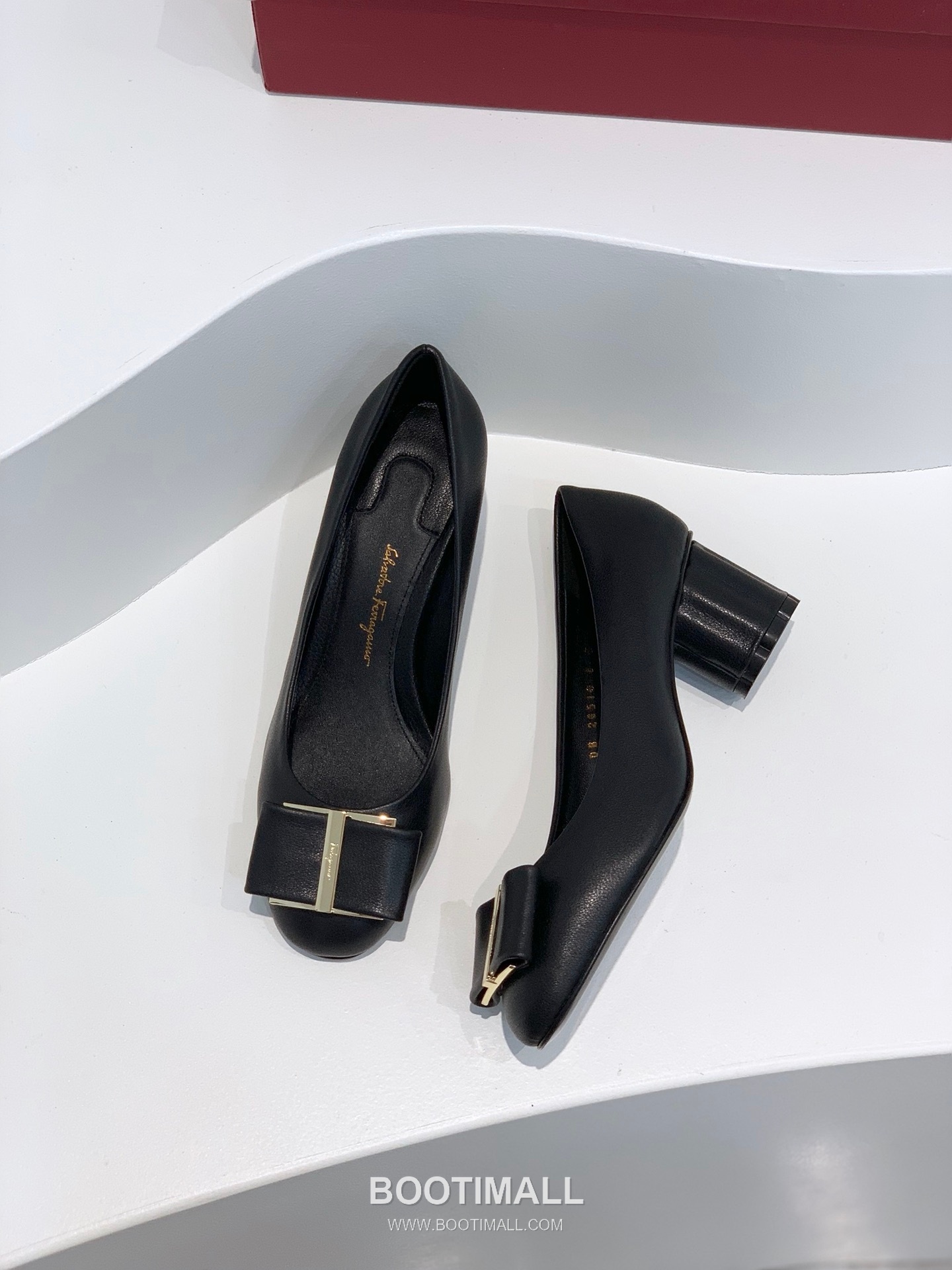 Salvatore Ferragamo Vara Bow Velvet Mid Heel Pumps 살바토레 페라가모 바라 리본 벨벳 미들 힐 펌프스 504845 5cm 3