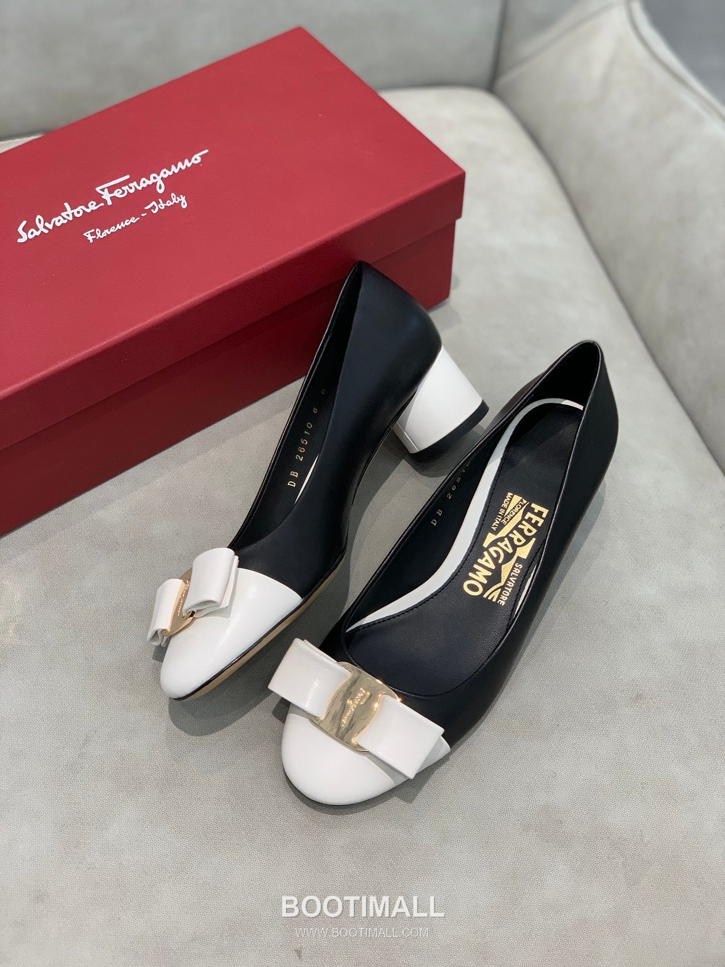 Salvatore Ferragamo Vara Bow Nappa Leather Mid Heel Pumps 살바토레 페라가모 바라 리본 나파 레더 미들 힐 펌프스 504845 3cm 3