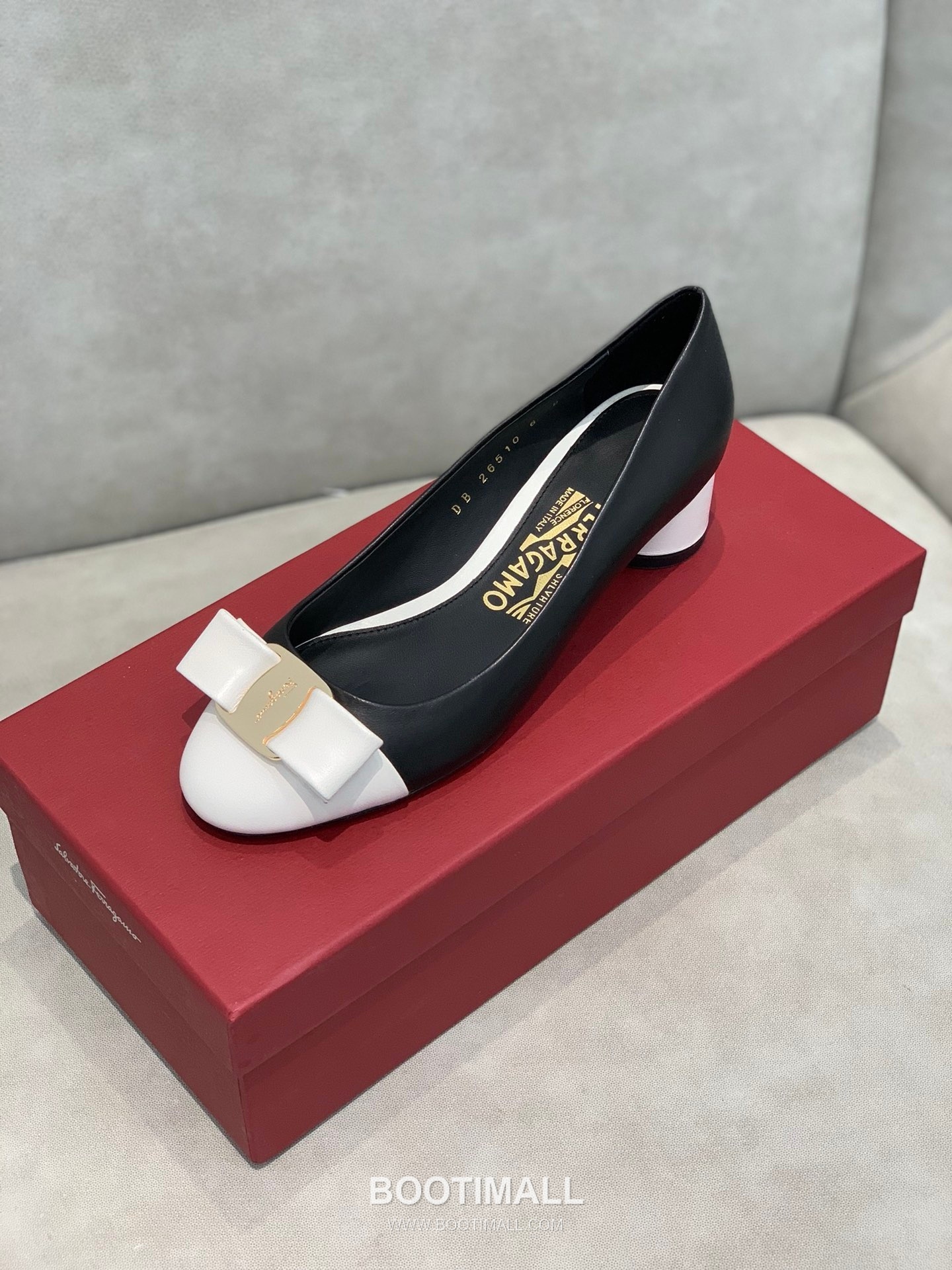 Salvatore Ferragamo Vara Bow Nappa Leather Mid Heel Pumps 살바토레 페라가모 바라 리본 나파 레더 미들 힐 펌프스 504845 3cm 5