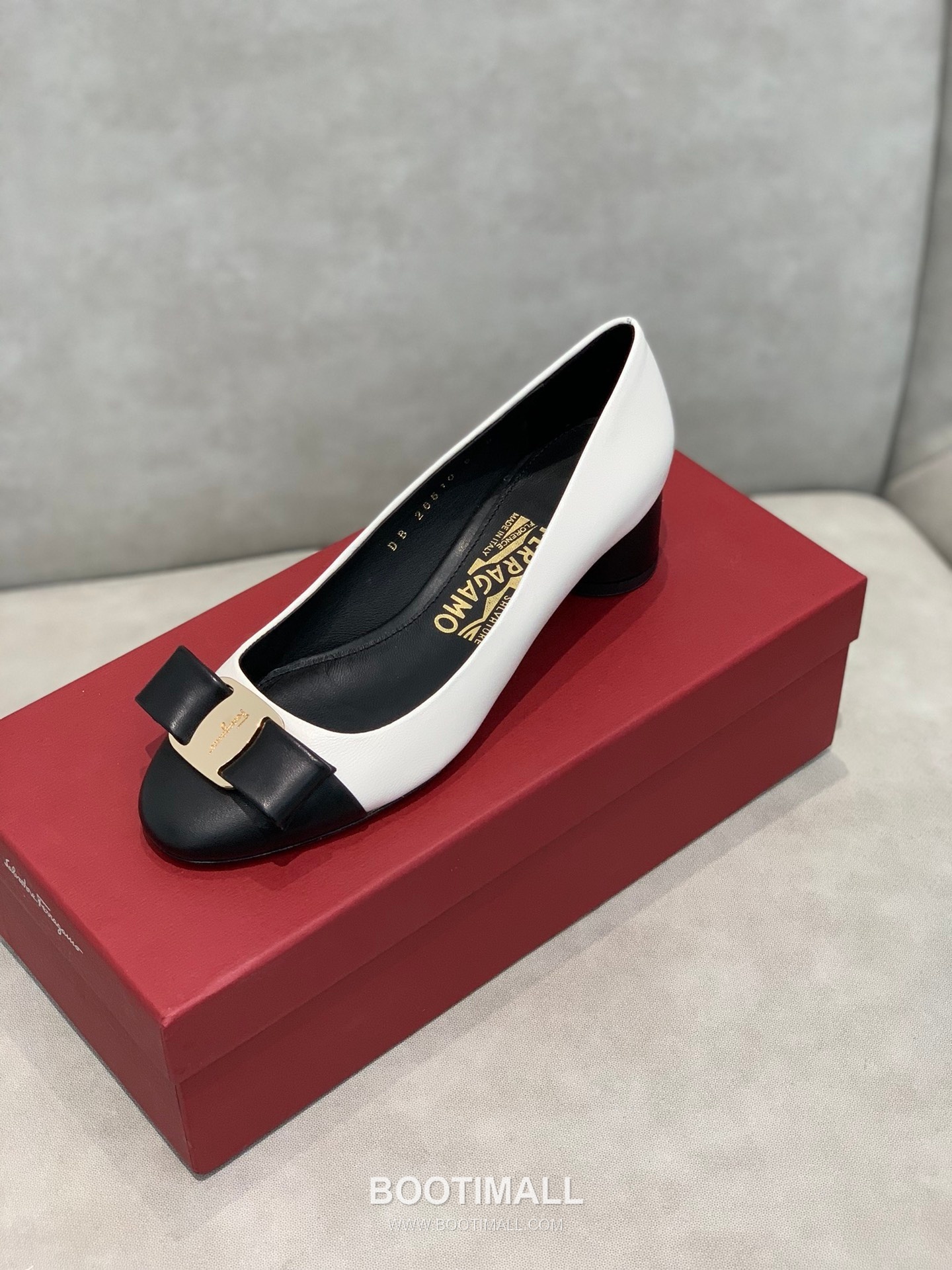Salvatore Ferragamo Vara Bow Nappa Leather Mid Heel Pumps 살바토레 페라가모 바라 리본 나파 레더 미들 힐 펌프스 504845 3cm 5