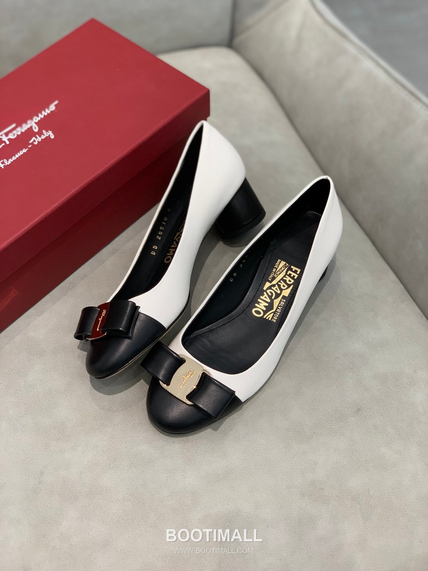 Salvatore Ferragamo Vara Bow Nappa Leather Mid Heel Pumps 살바토레 페라가모 바라 리본 나파 레더 미들 힐 펌프스 504845 3cm 6