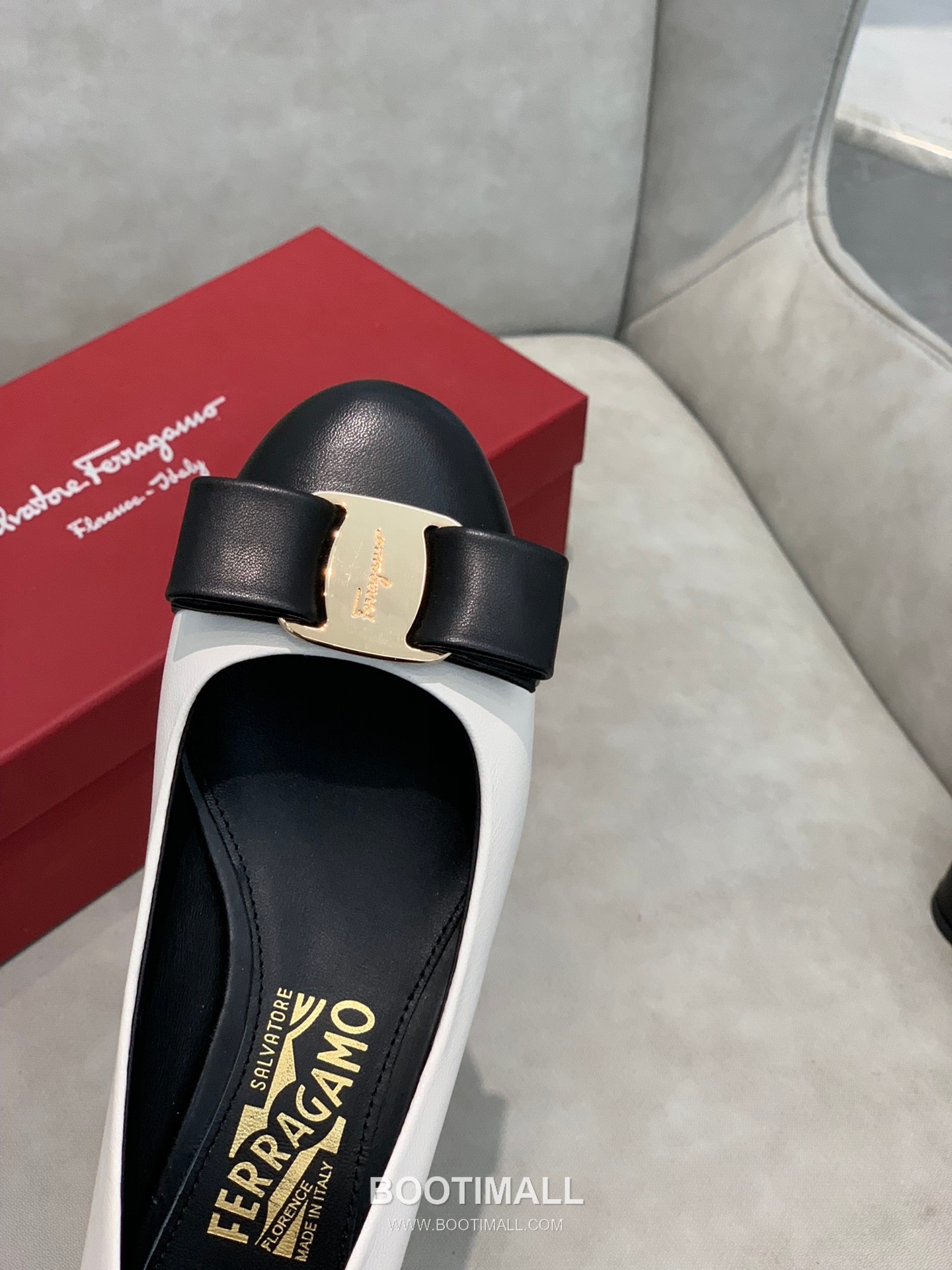 Salvatore Ferragamo Vara Bow Nappa Leather Mid Heel Pumps 살바토레 페라가모 바라 리본 나파 레더 미들 힐 펌프스 504845 3cm 8