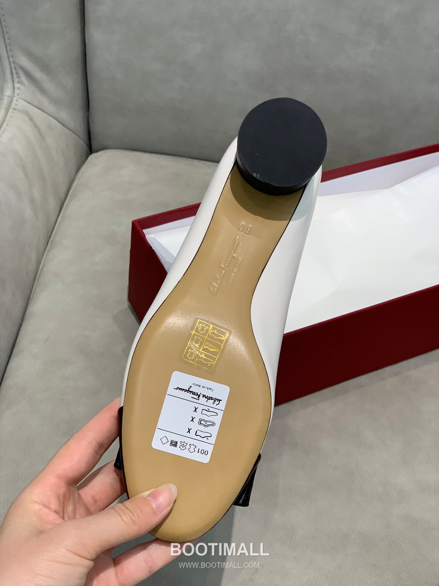 Salvatore Ferragamo Vara Bow Nappa Leather Mid Heel Pumps 살바토레 페라가모 바라 리본 나파 레더 미들 힐 펌프스 504845 3cm 9