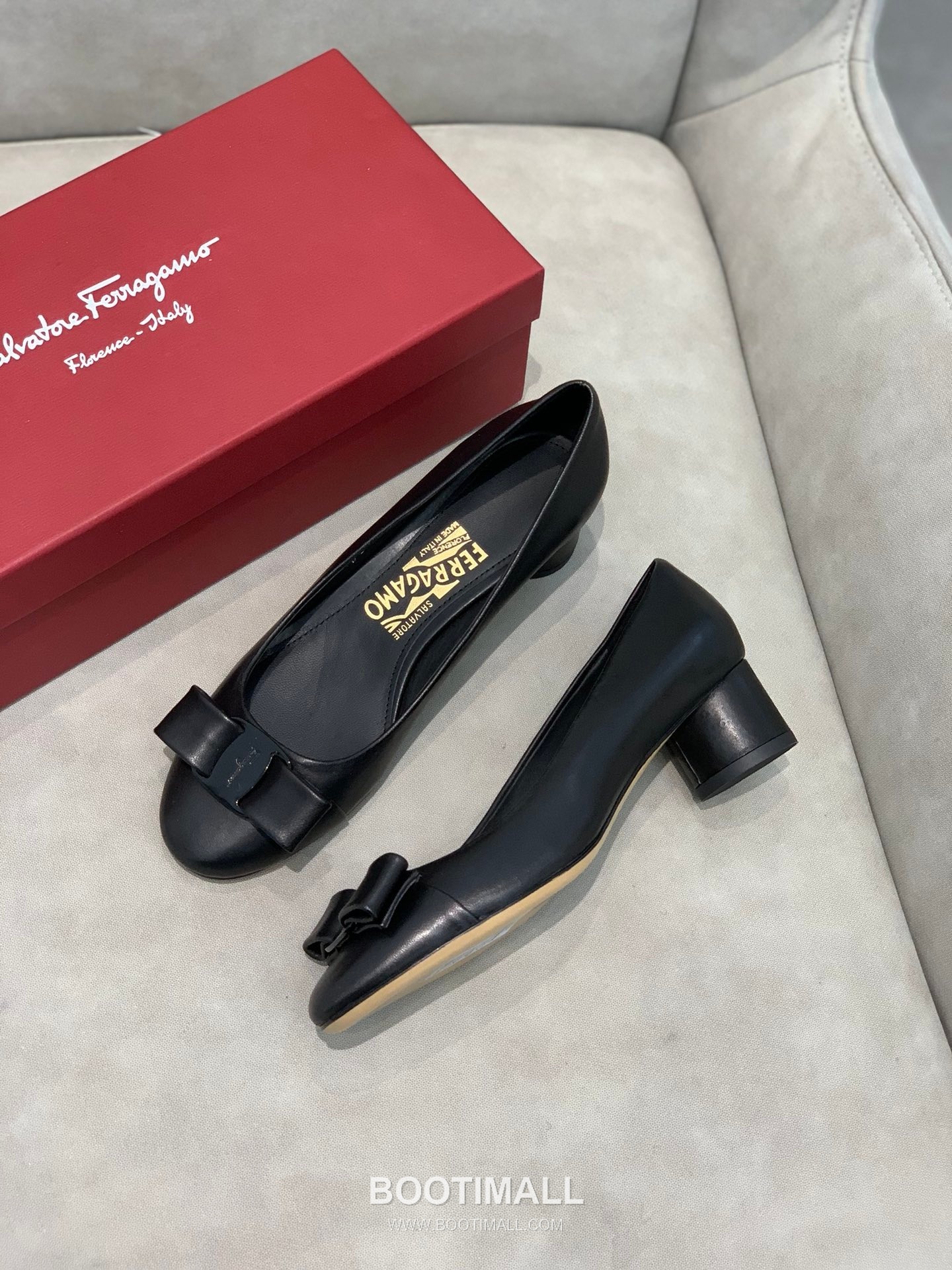 Salvatore Ferragamo Vara Bow Nappa Leather Mid Heel Pumps 살바토레 페라가모 바라 리본 나파 레더 미들 힐 펌프스 504845 3cm 4